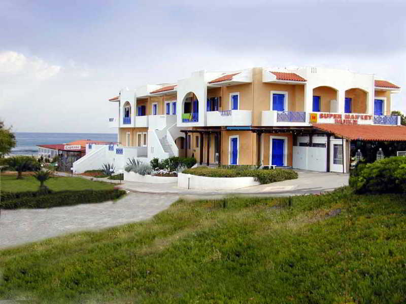 Mikes Beach Apartments & Studios