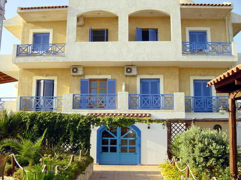 Mikes Beach Apartments & Studios