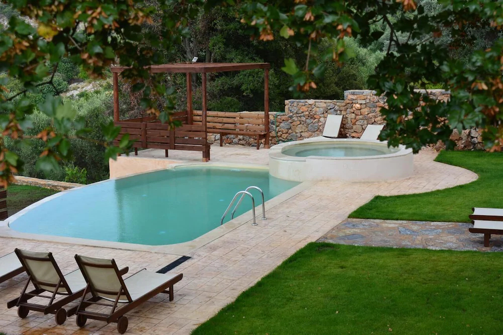 Hotel Ellinospito