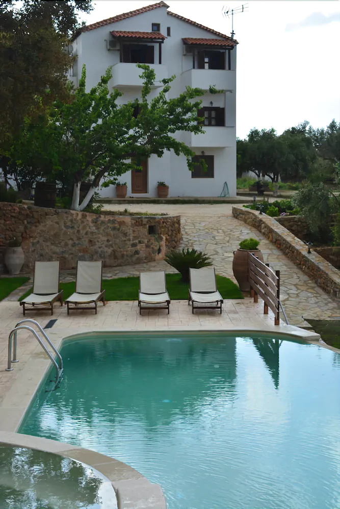 Hotel Ellinospito