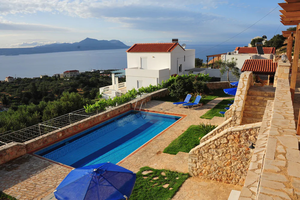 Elicriso Villa