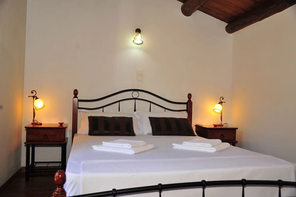 Elicriso Villa