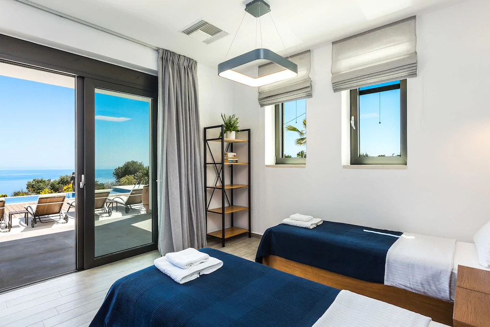 Villa Blue Skyline
