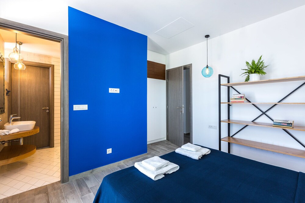 Villa Blue Skyline
