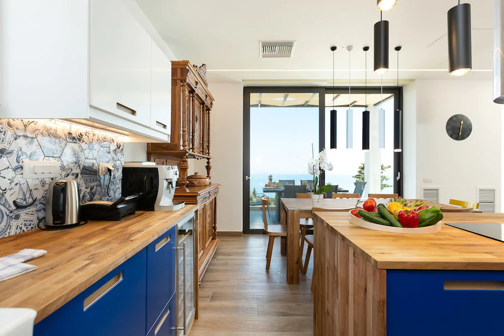 Villa Blue Skyline