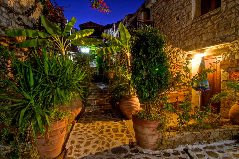 Stone Village Petrino Horio