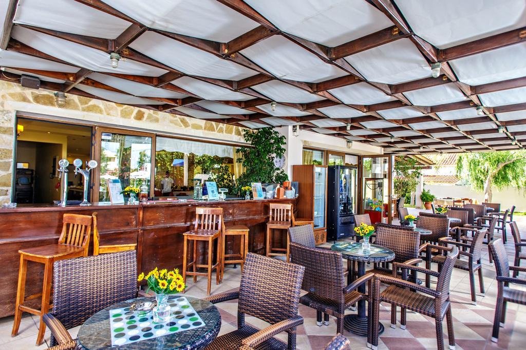 Adelais Hotel