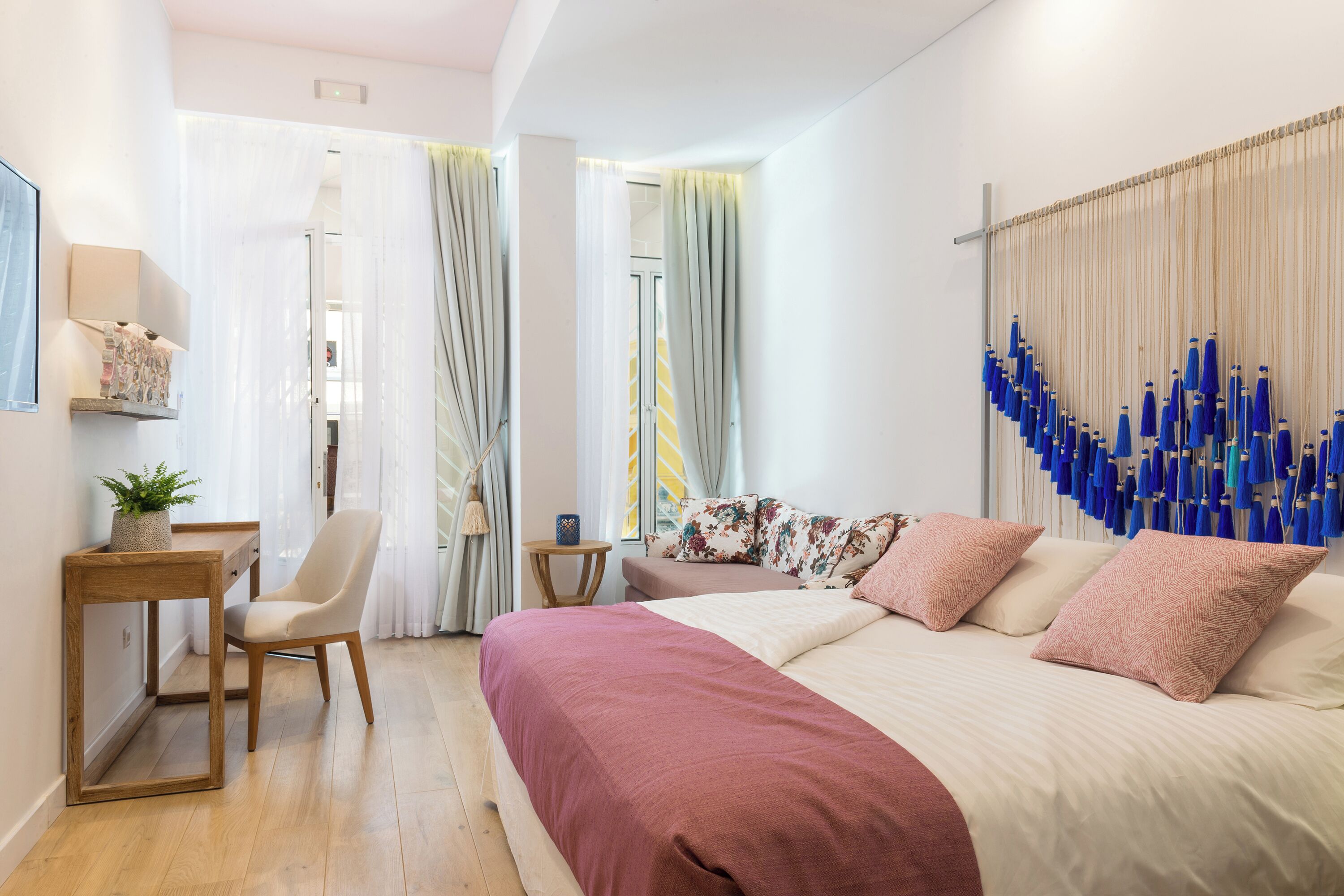 Nyx Chic Manor hotel