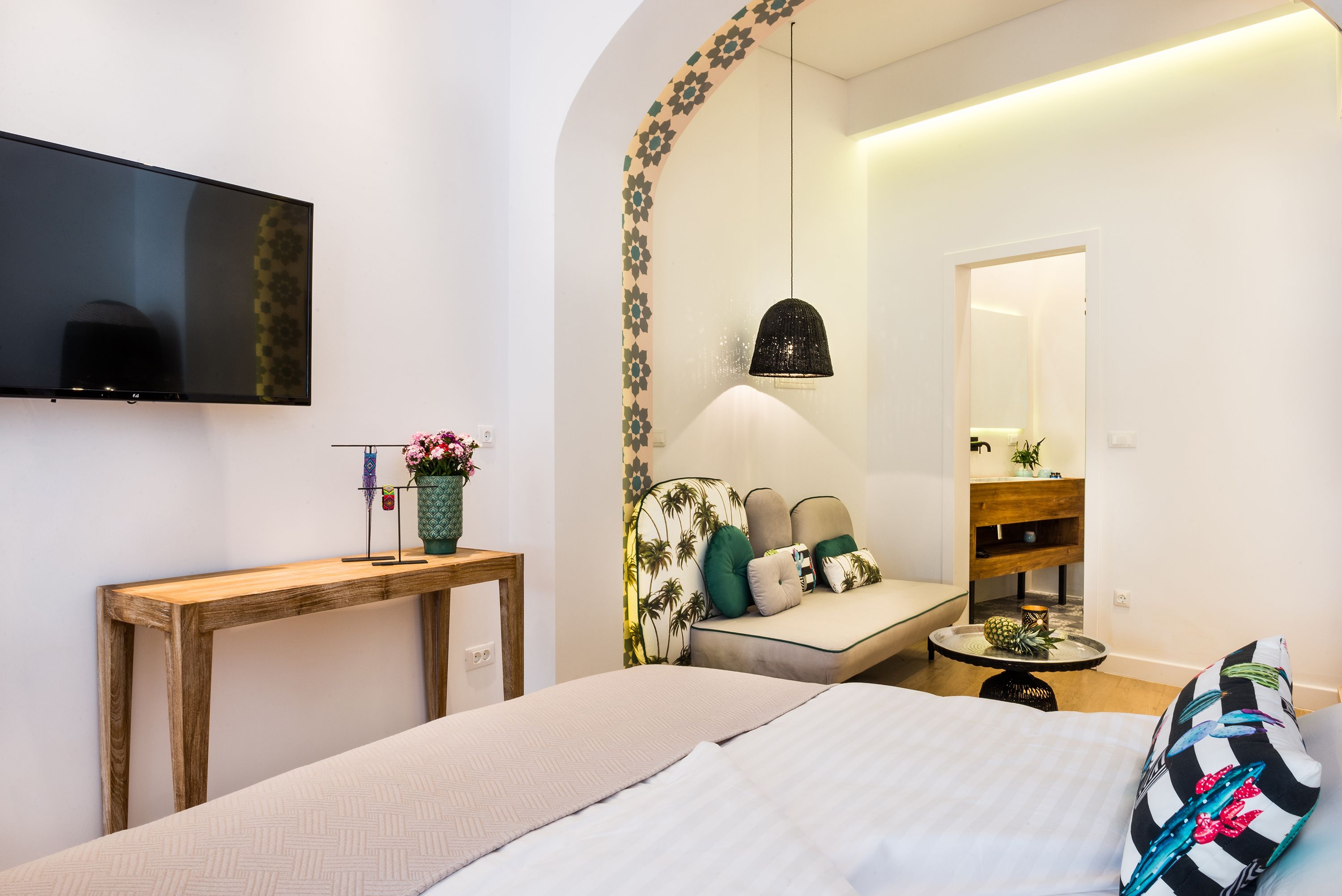 Nyx Chic Manor hotel