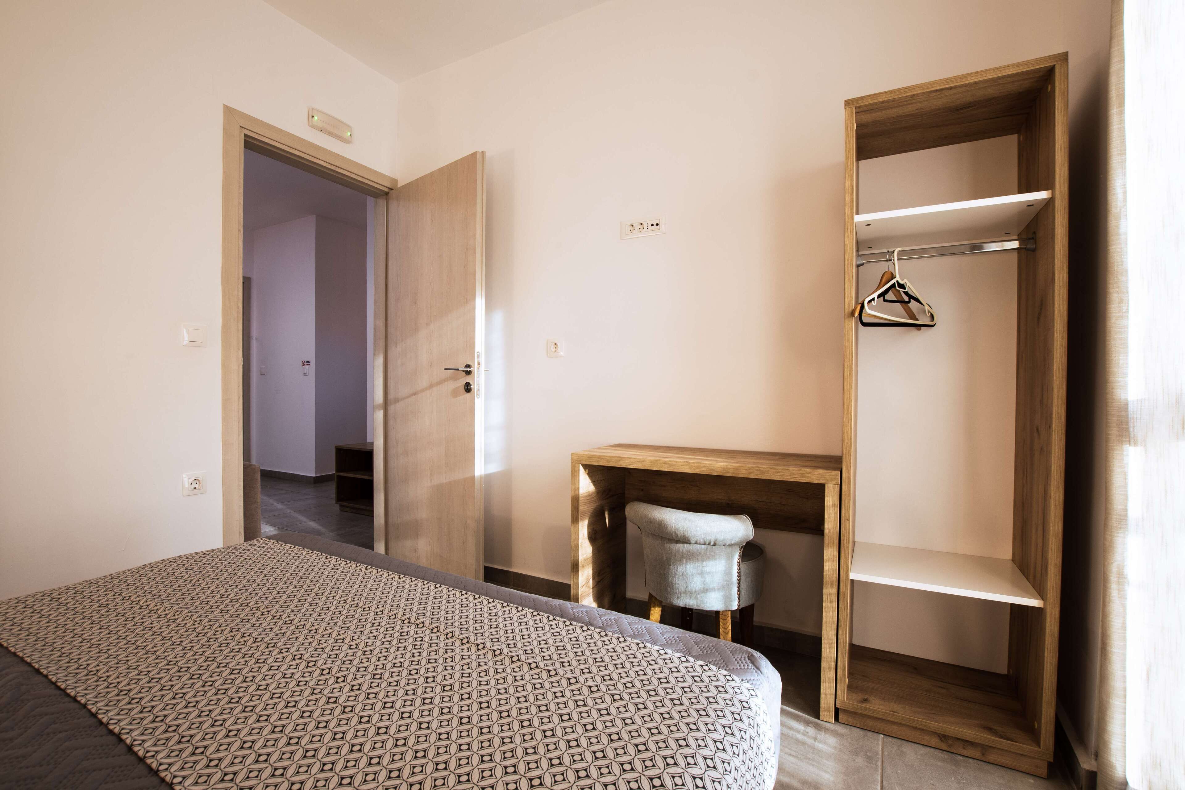 Deluxe Hotel