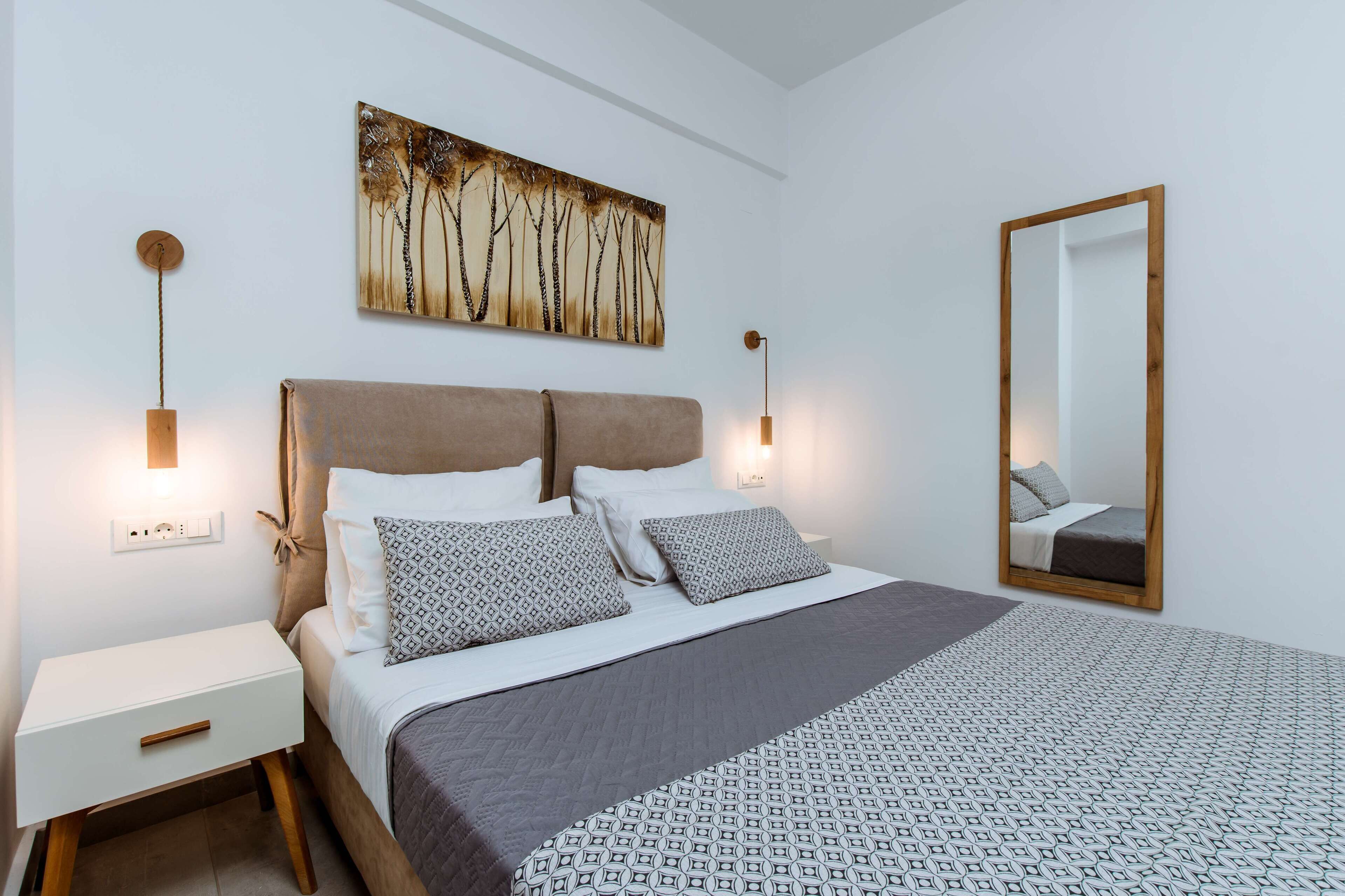 Deluxe Hotel