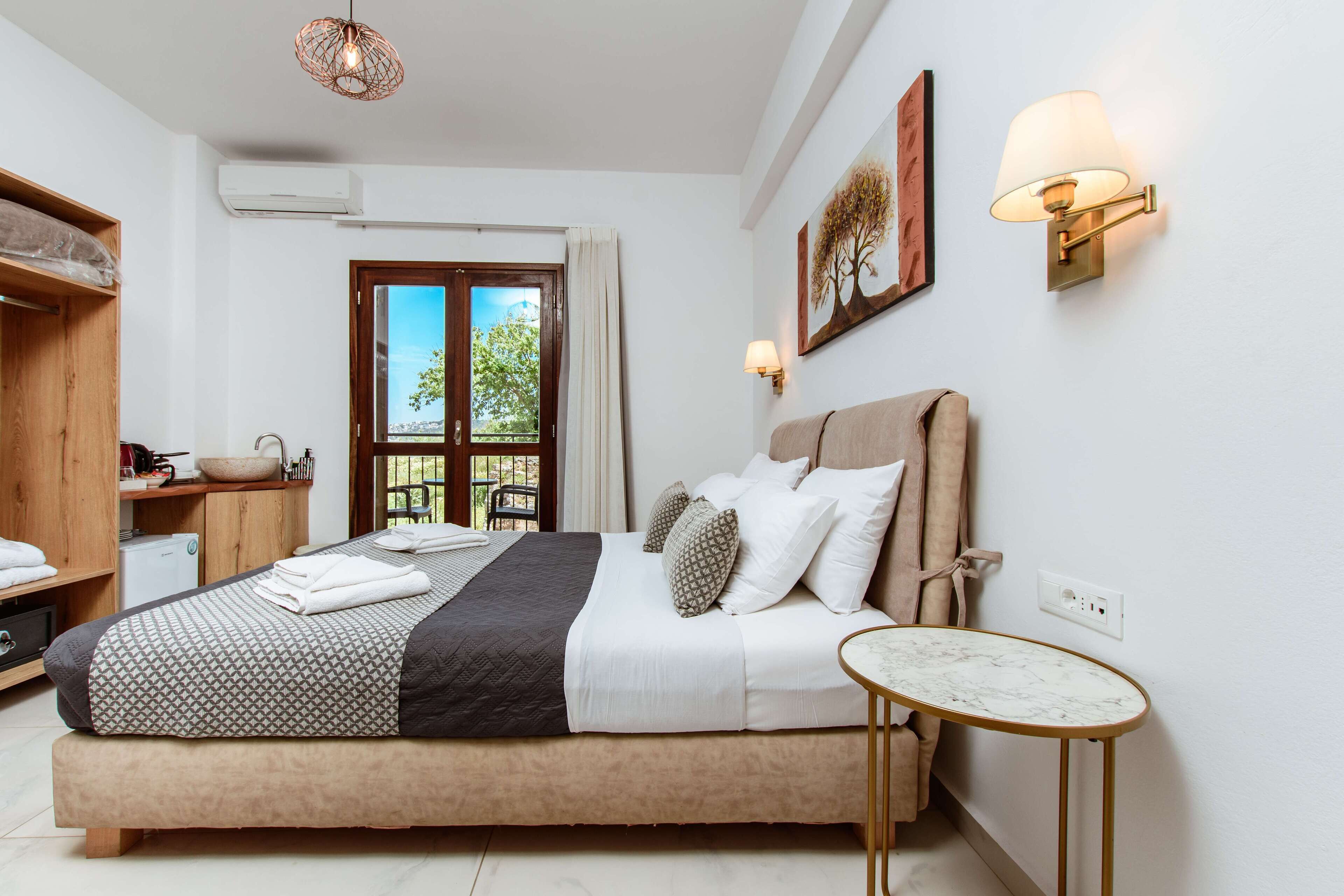 Deluxe Hotel