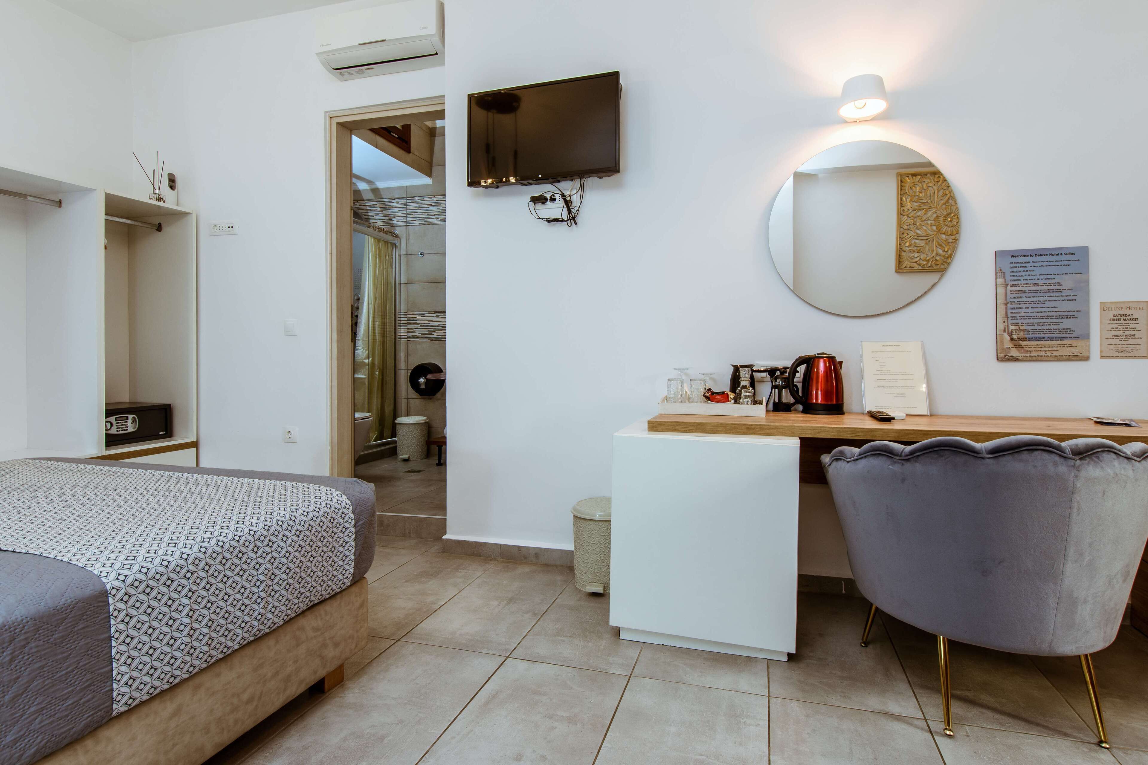 Deluxe Hotel