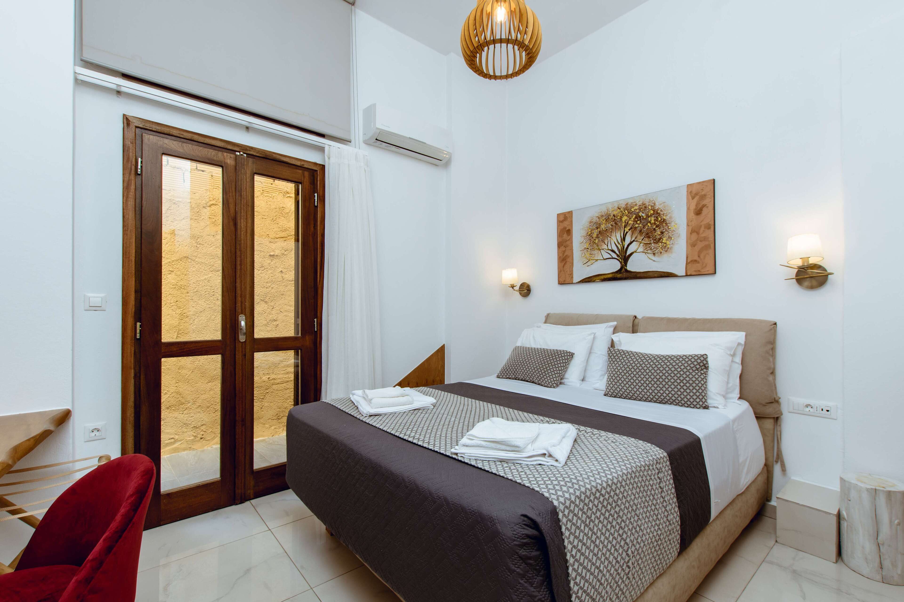 Deluxe Hotel