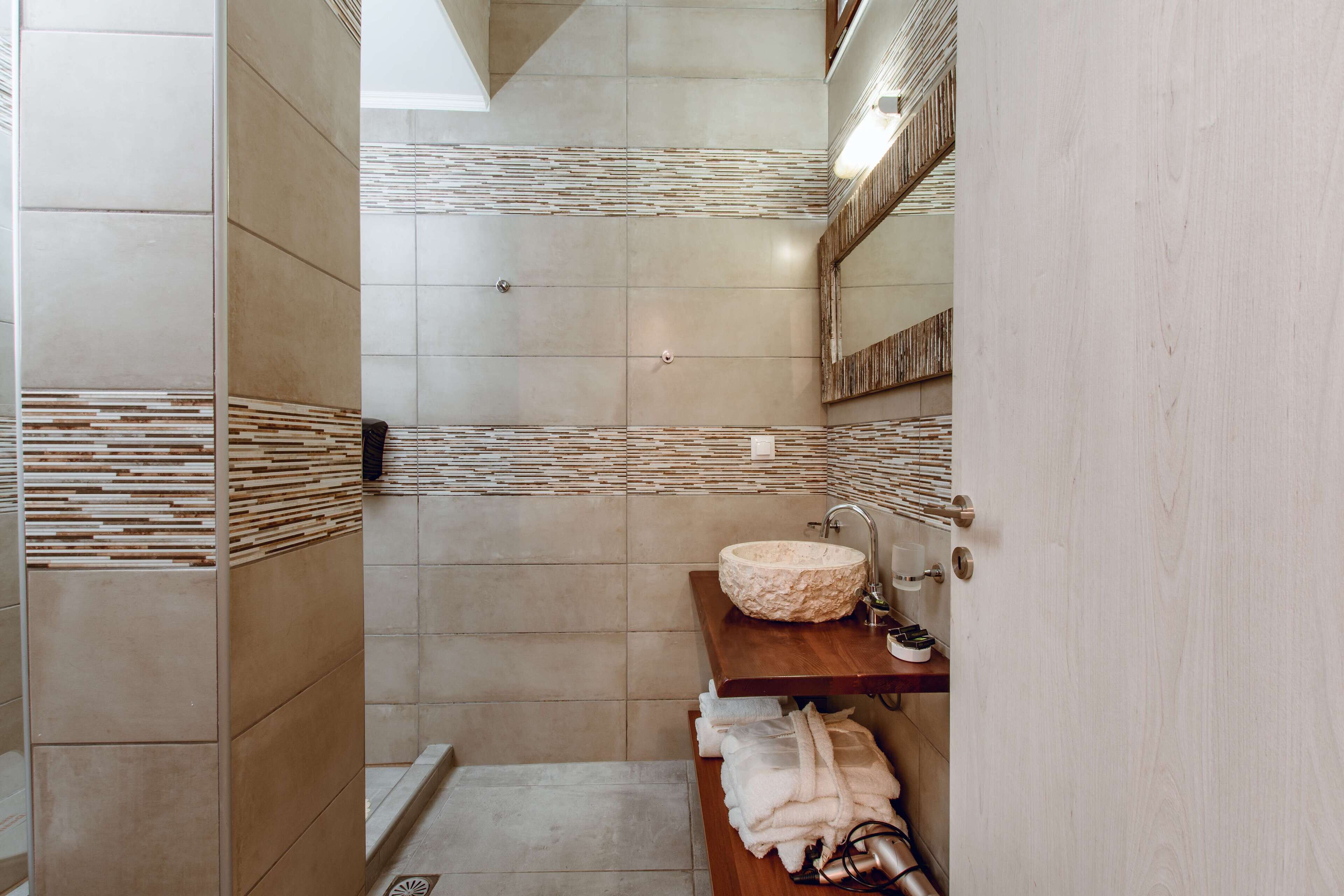 Deluxe Hotel