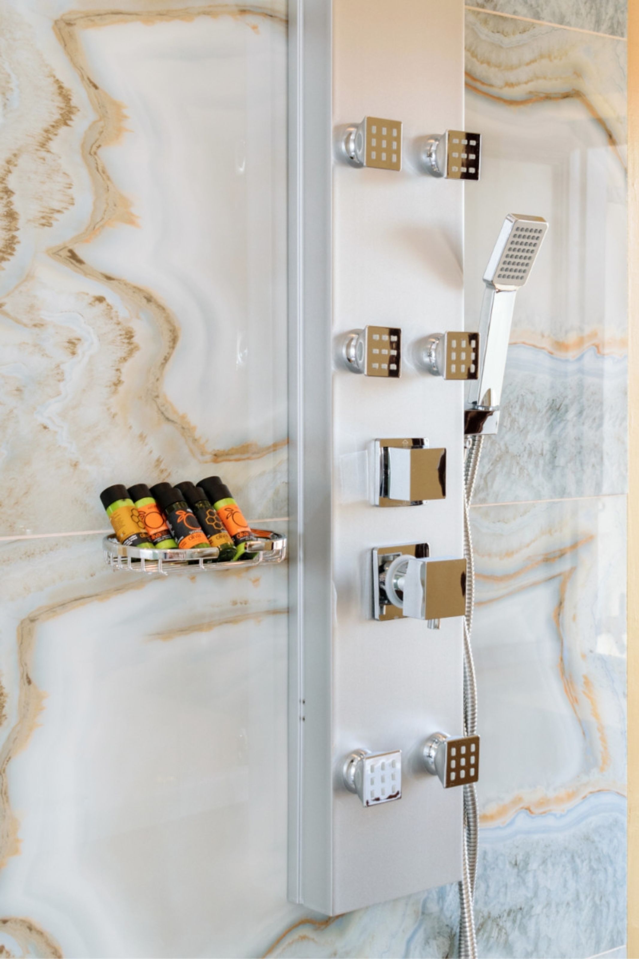 Diamond Luxury Suites