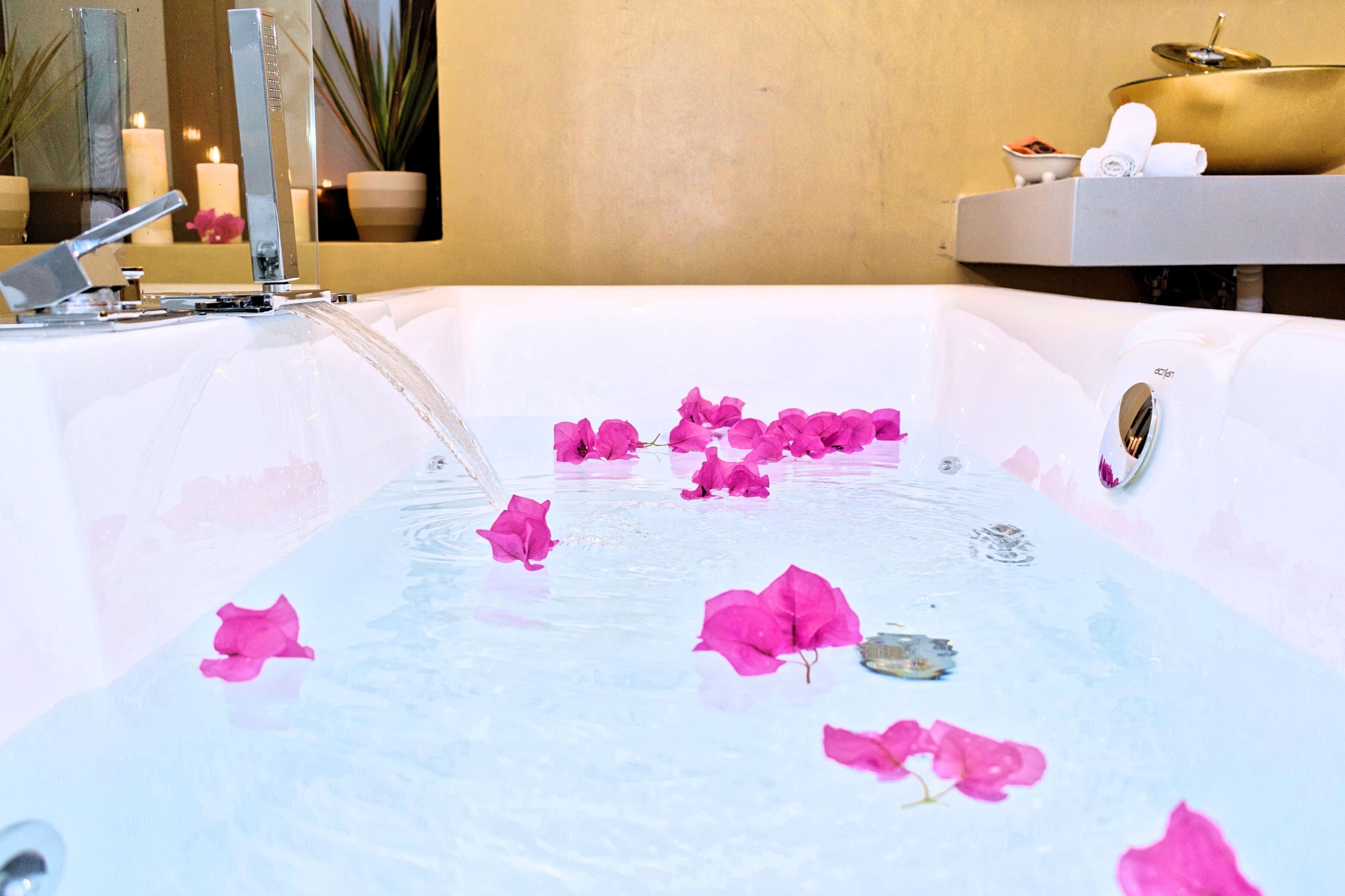 Diamond Luxury Suites