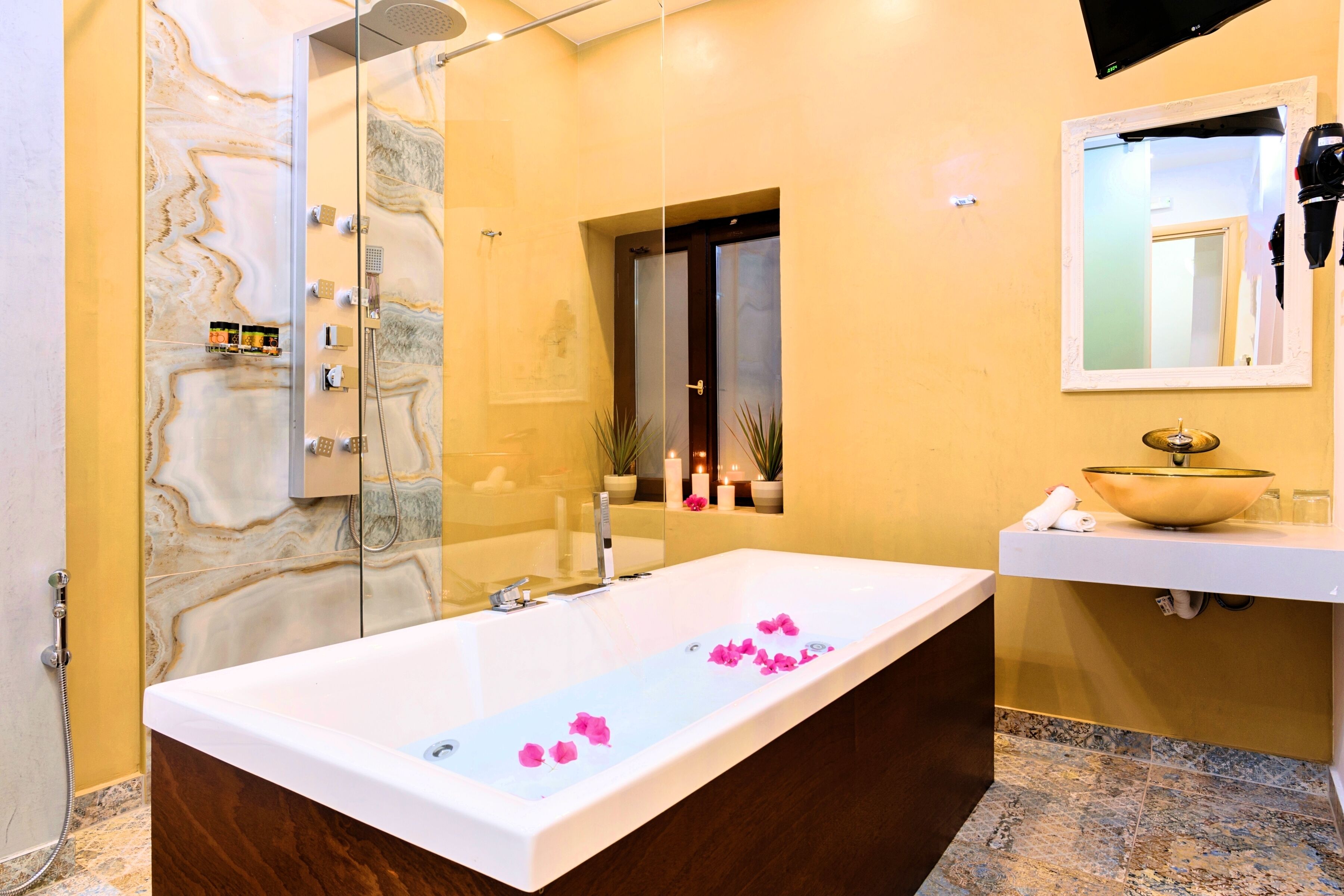 Diamond Luxury Suites