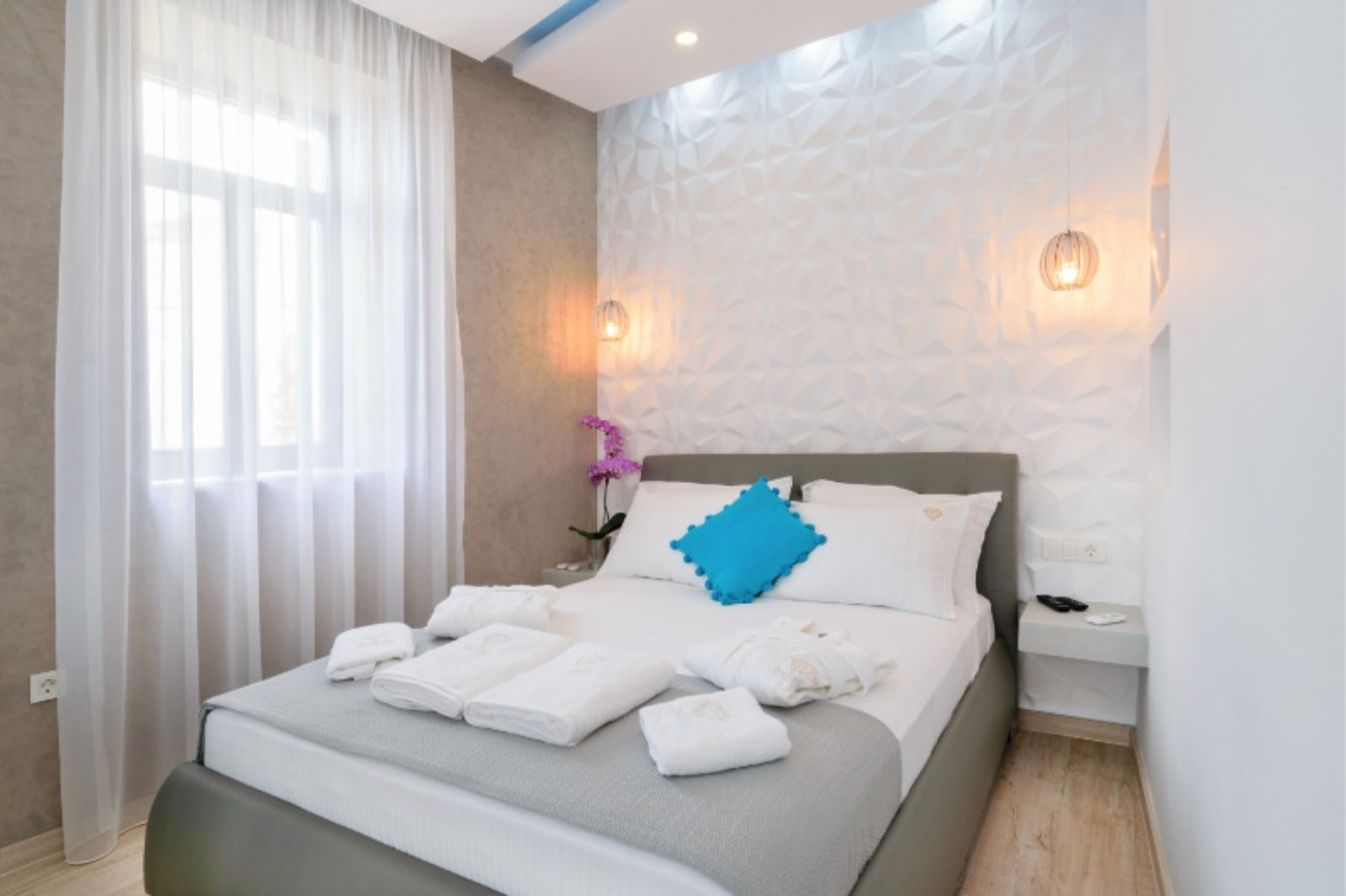 Diamond Luxury Suites