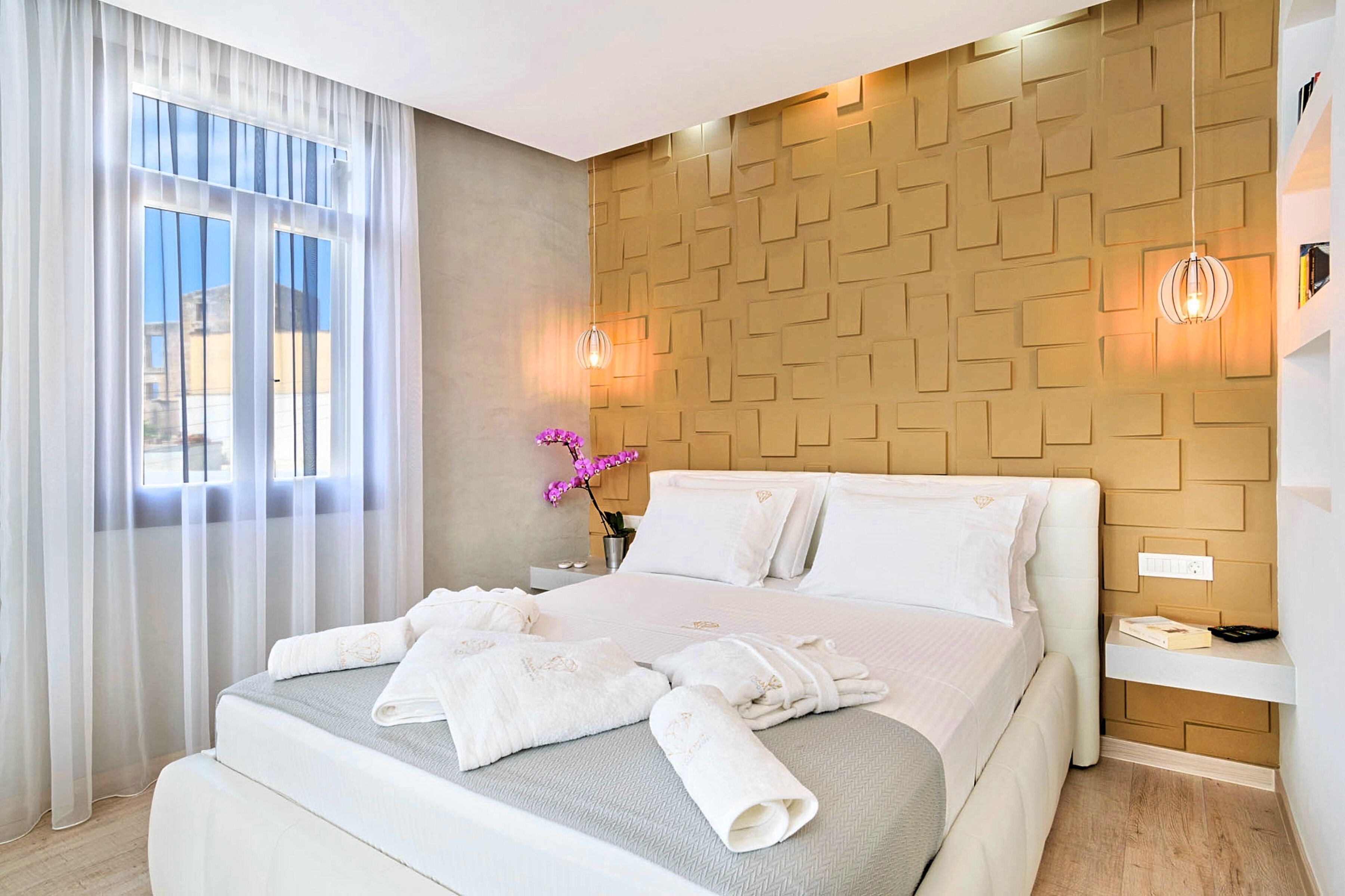 Diamond Luxury Suites