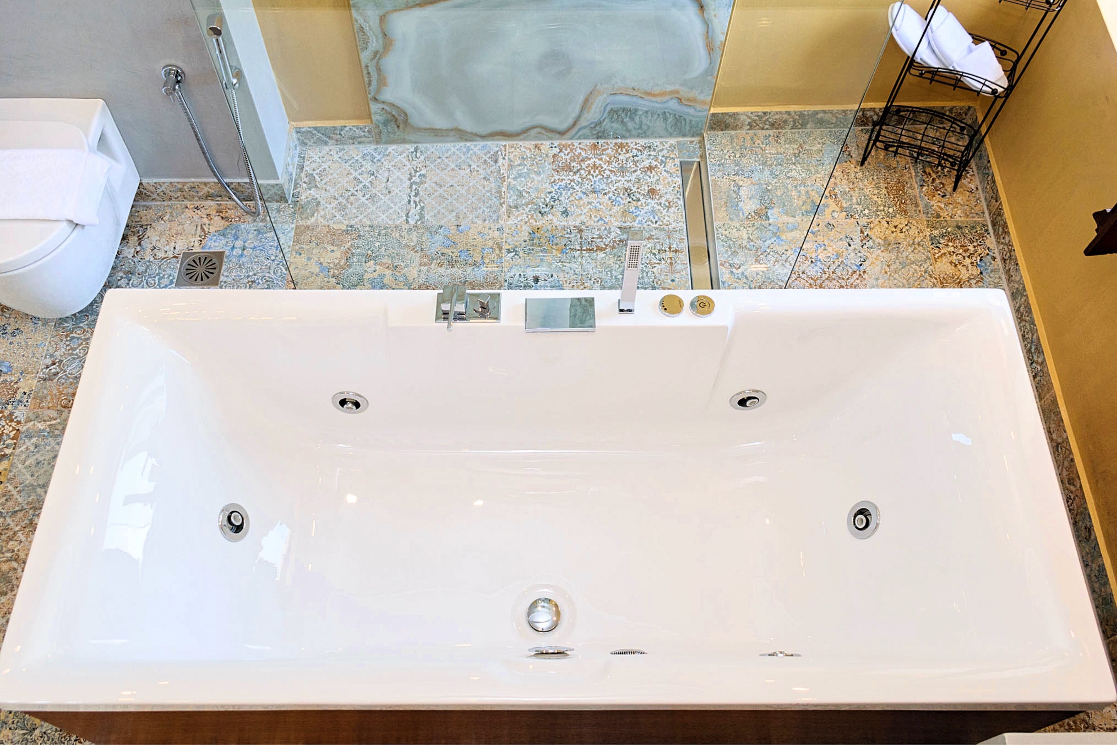 Diamond Luxury Suites