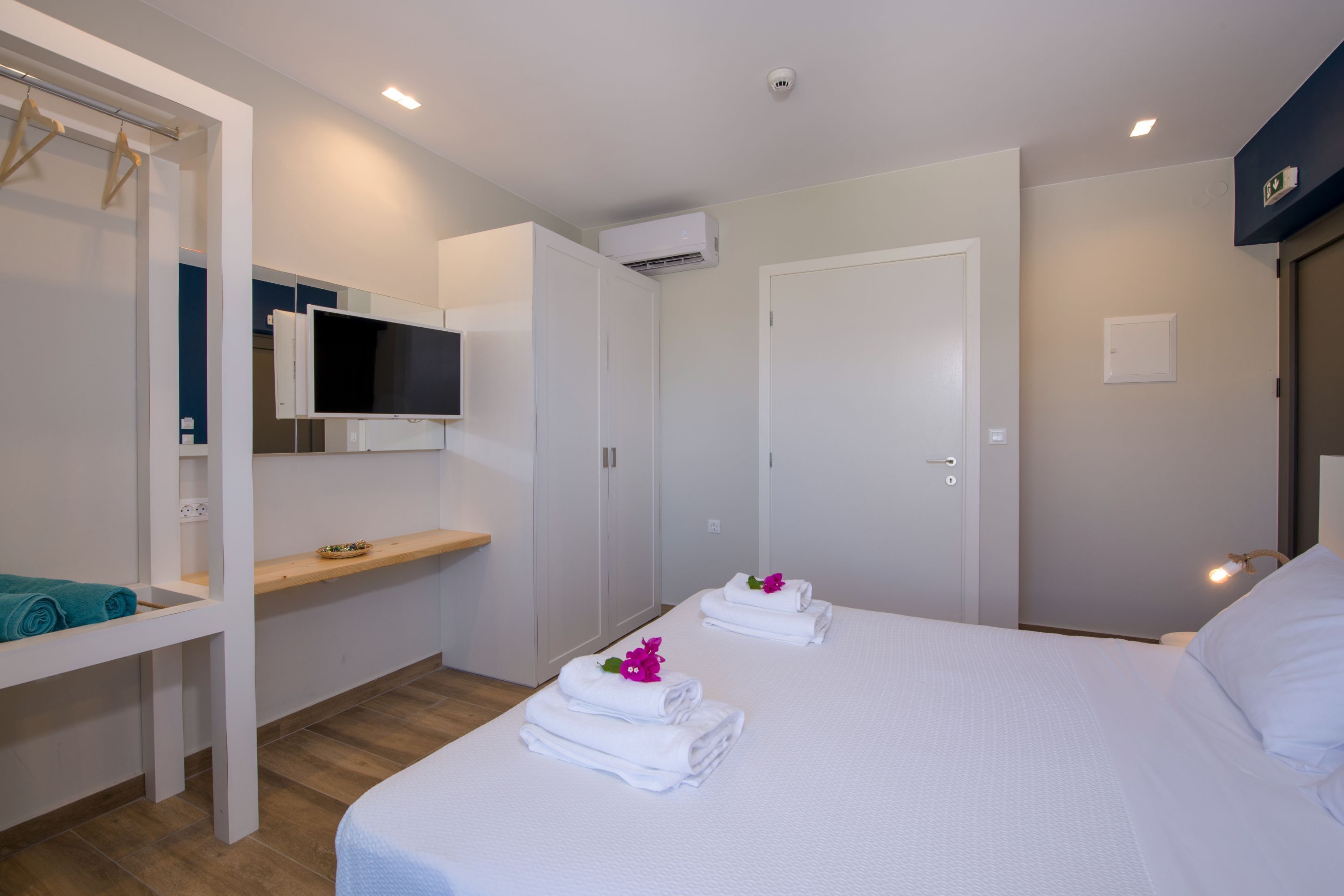 Eleanthi Modern Living