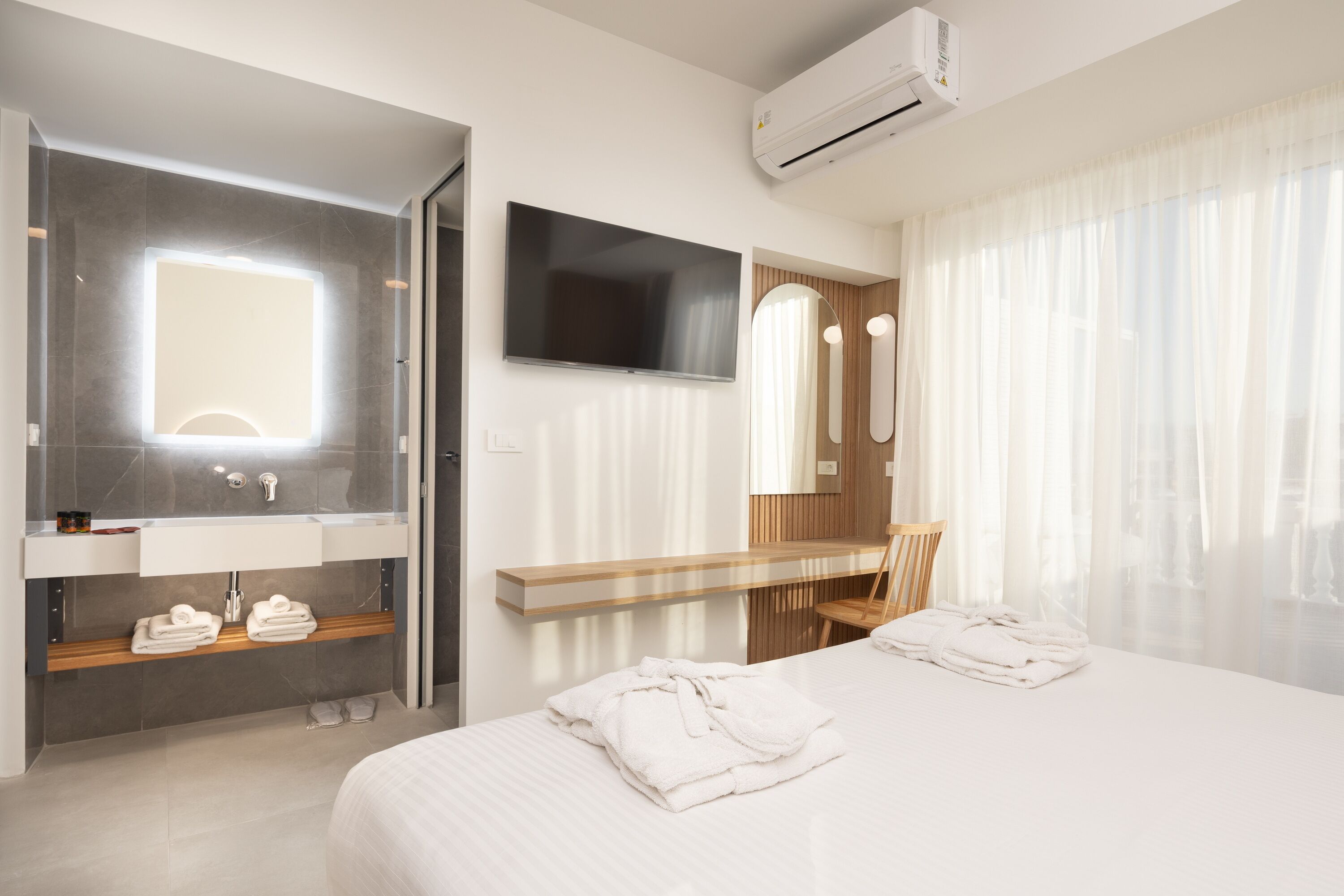 Epavli Grace Hotel