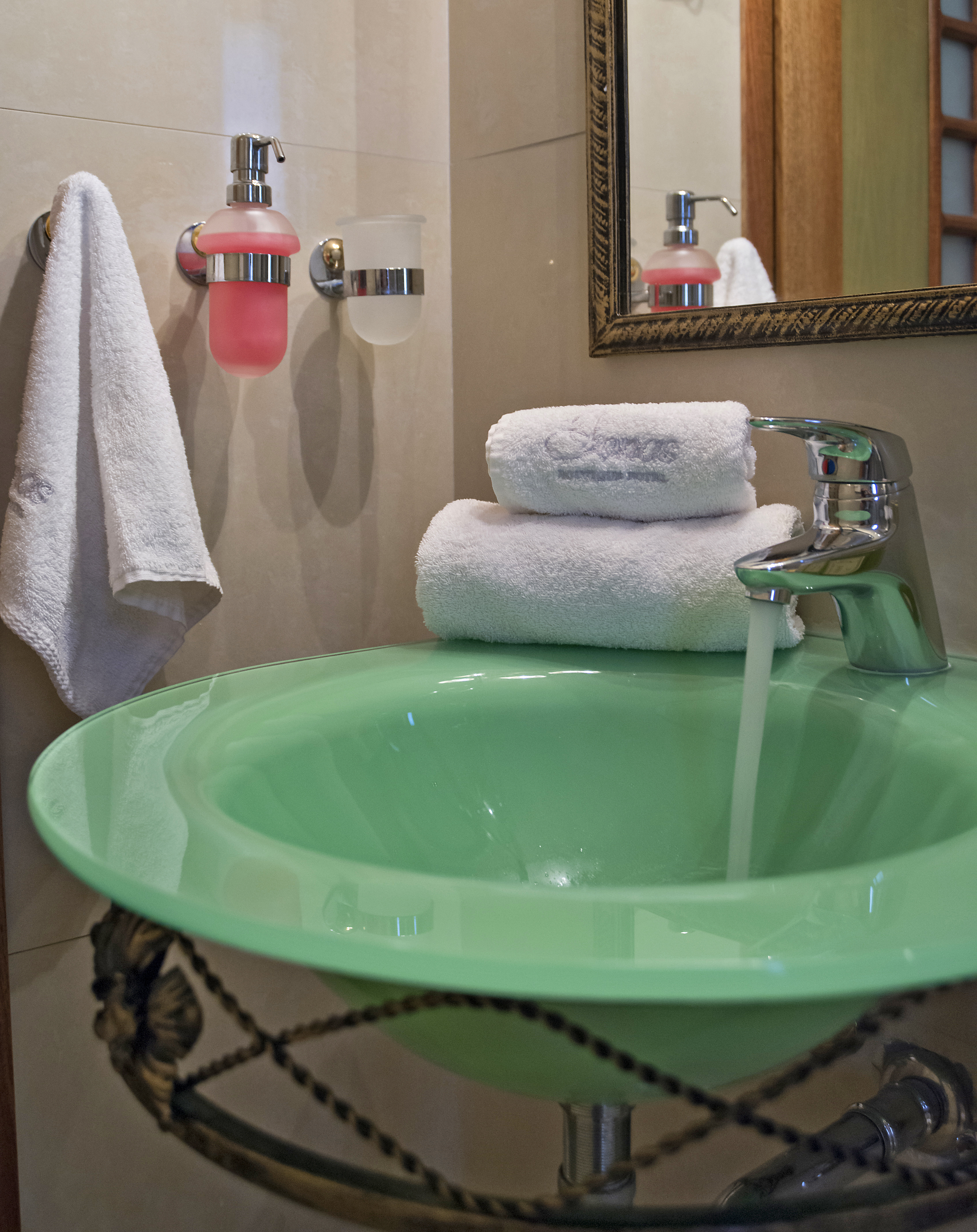 Ionas Boutique Hotel