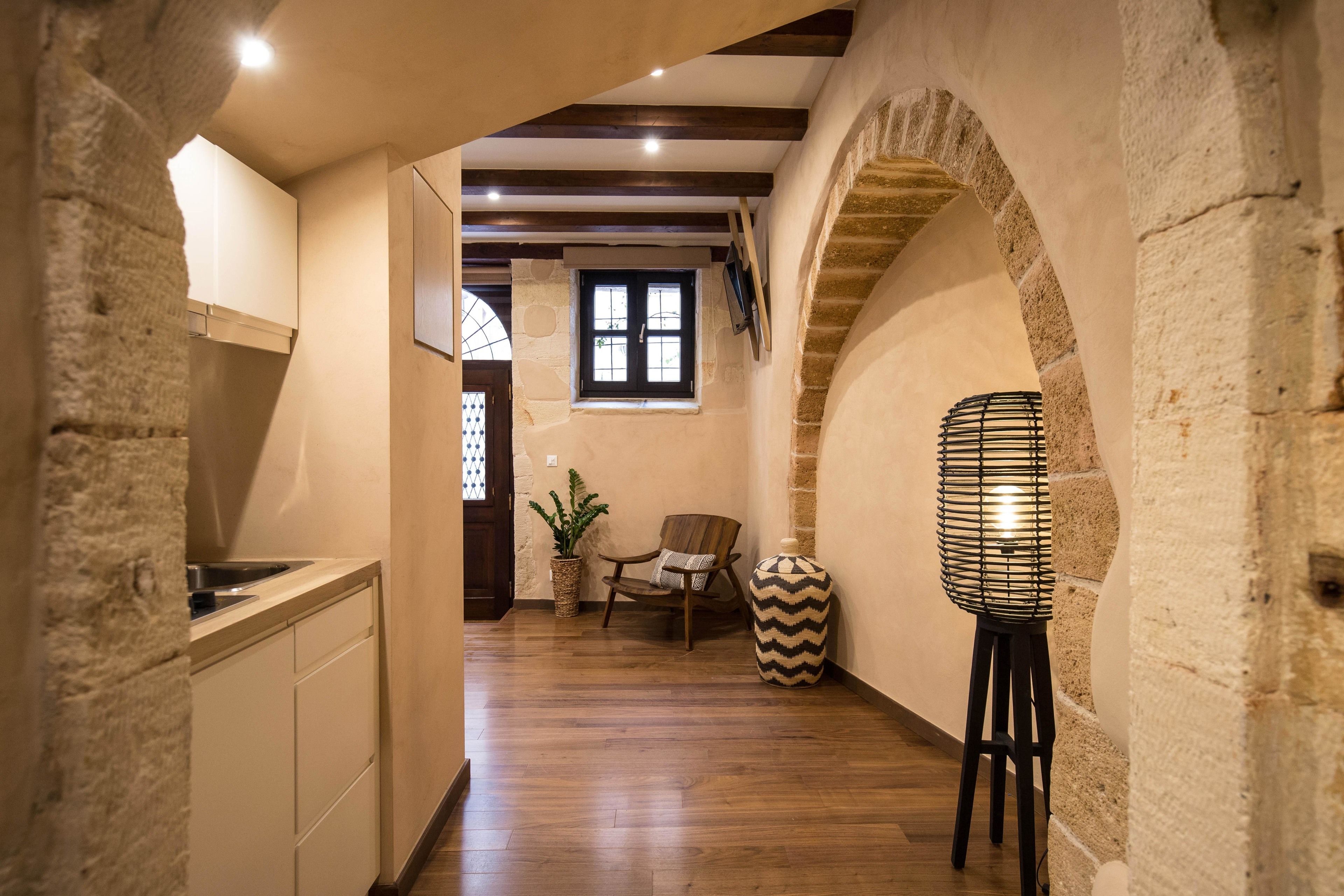 J&G Suites
