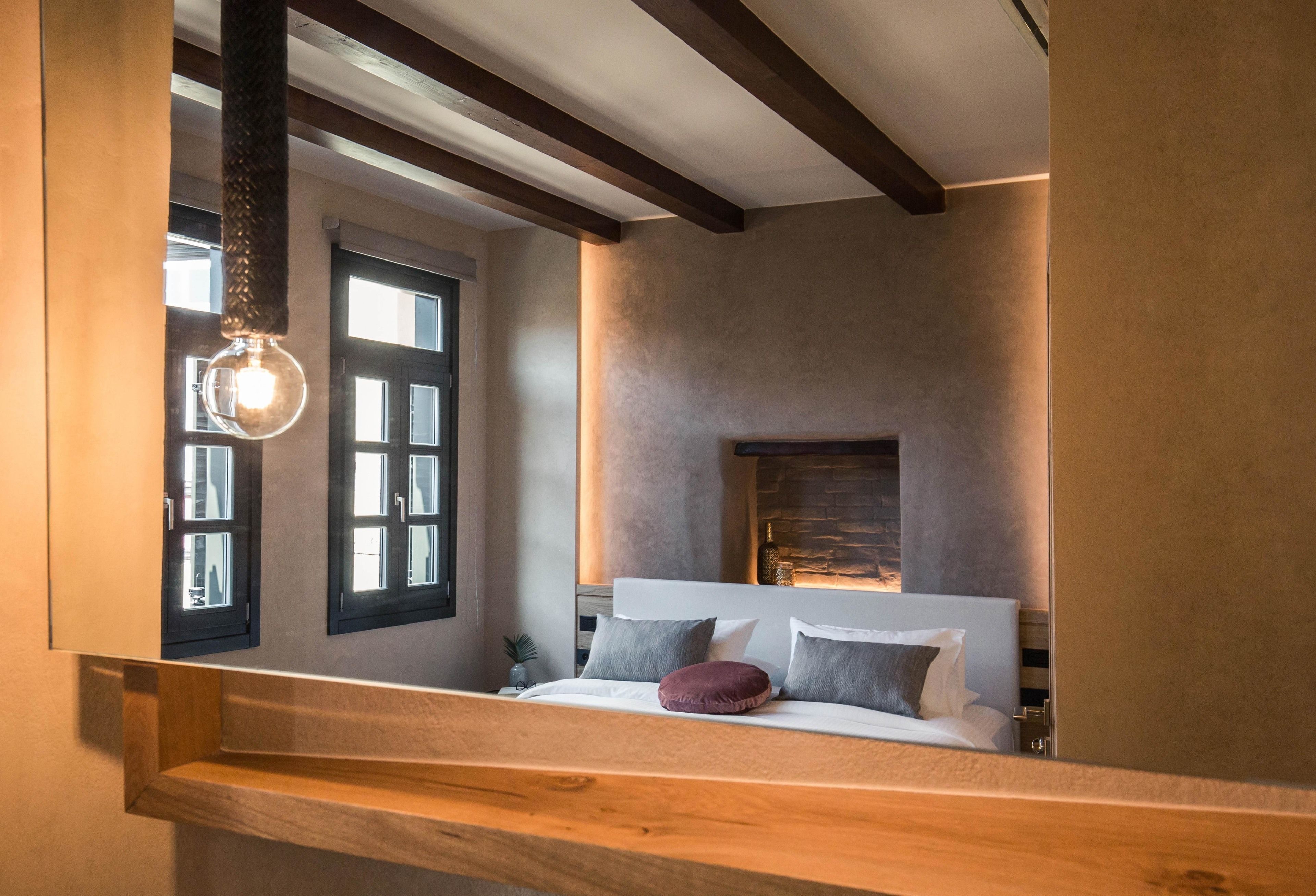 J&G Suites
