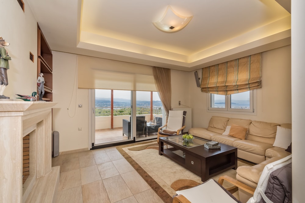 Karmilos Hill Villa