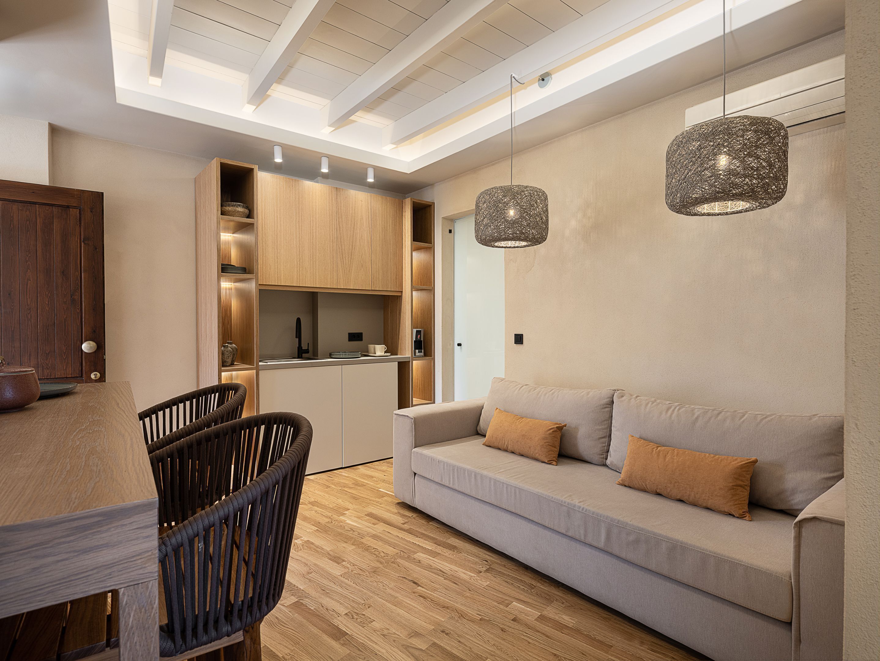 Lithinon Luxury Suites