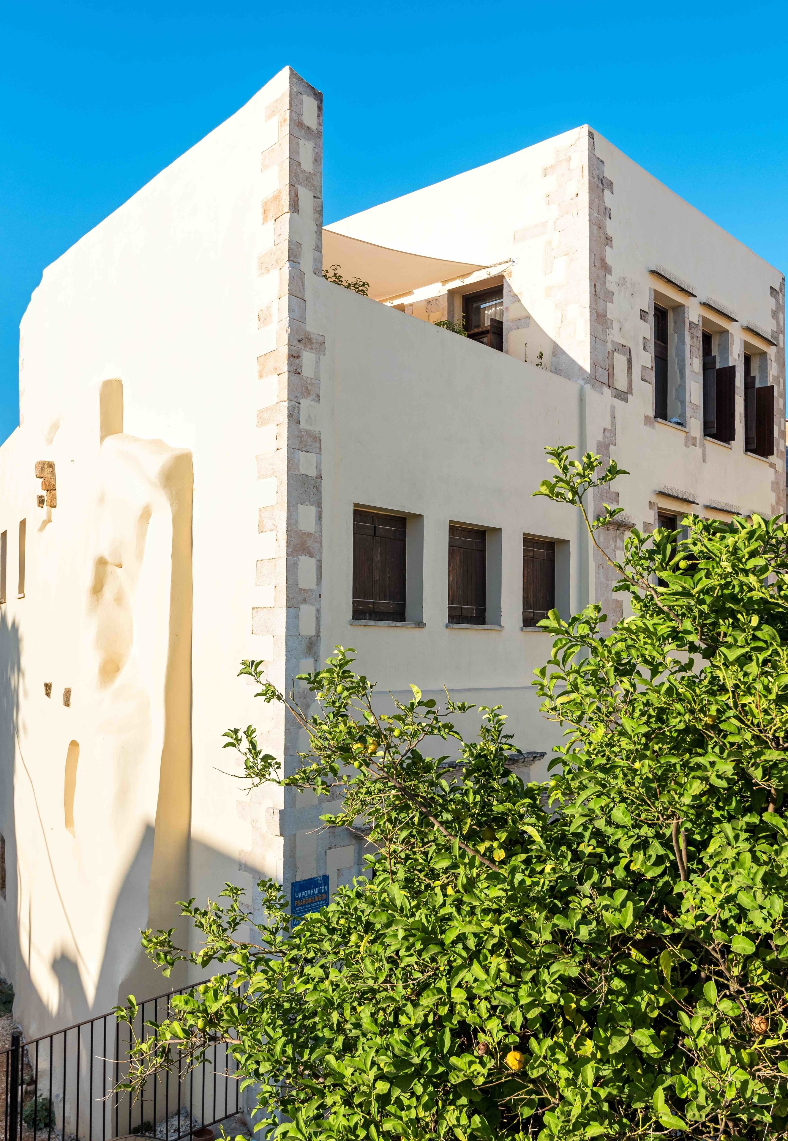 Lithinon Luxury Suites