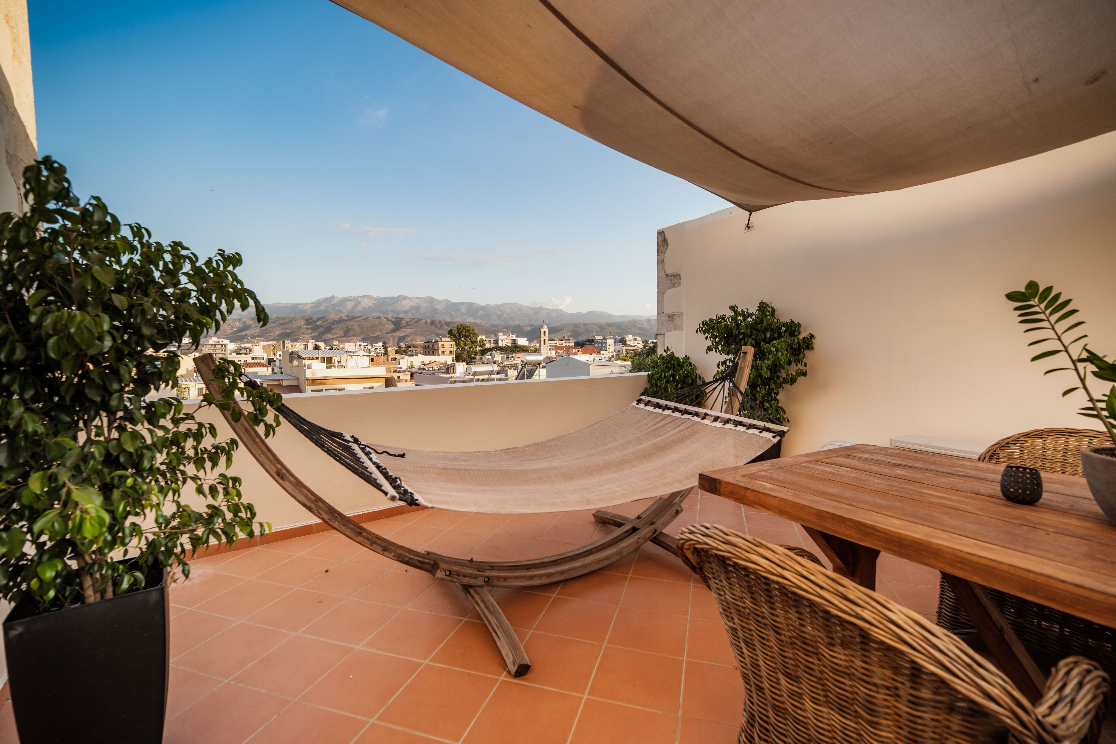 Lithinon Luxury Suites