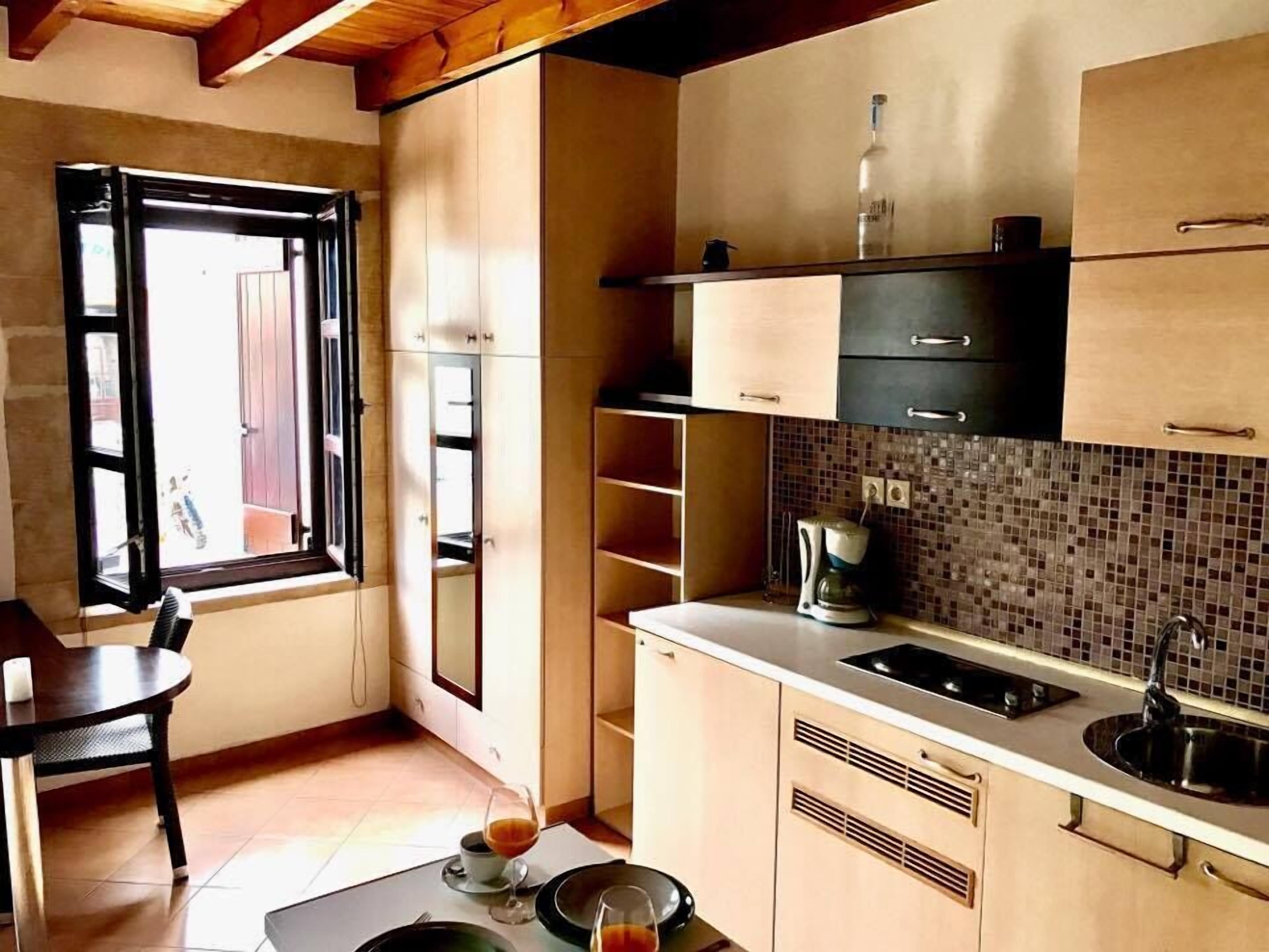 Lithinon Luxury Suites