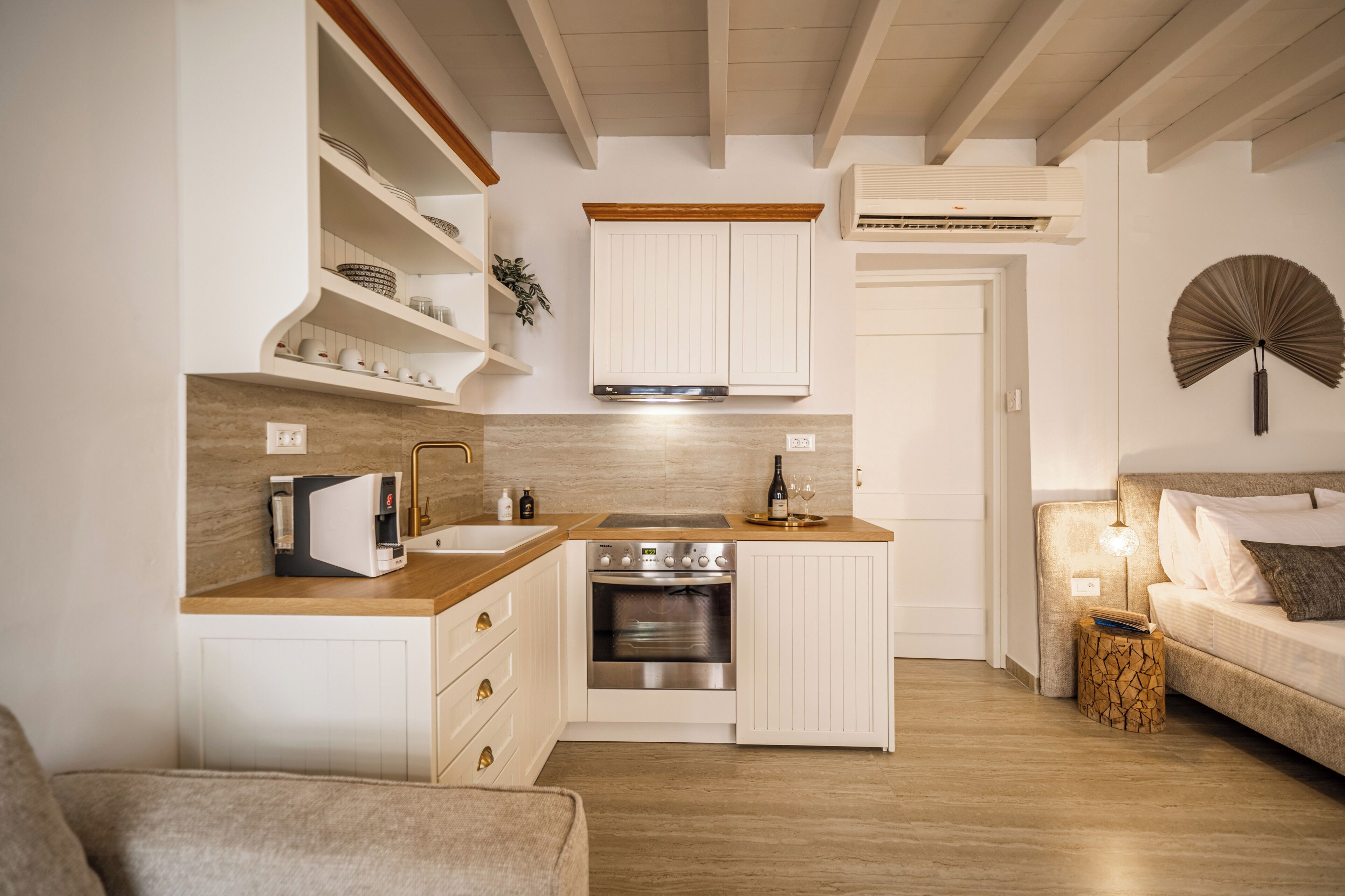 Lithinon Luxury Suites