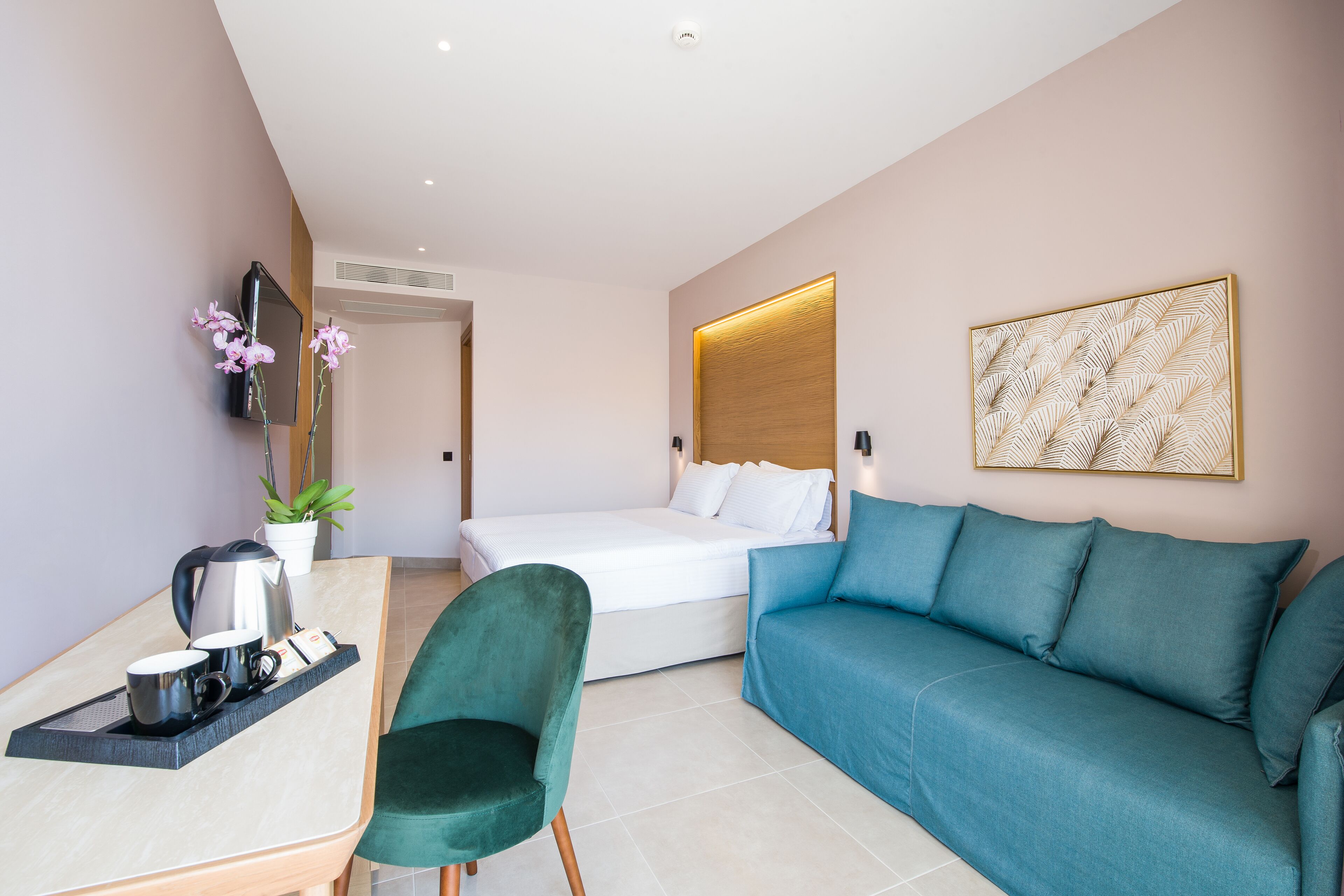 M City Hotel