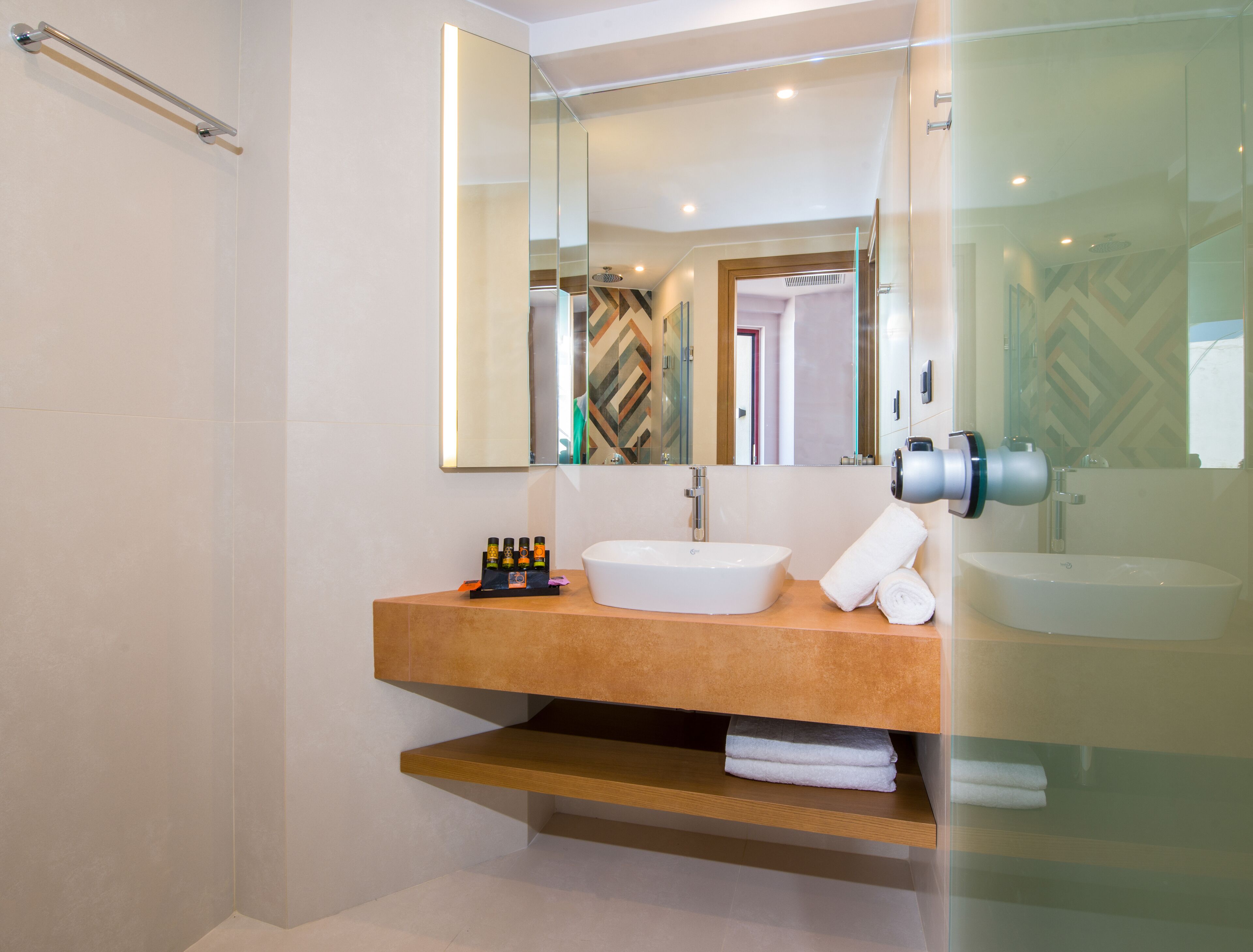 M City Hotel
