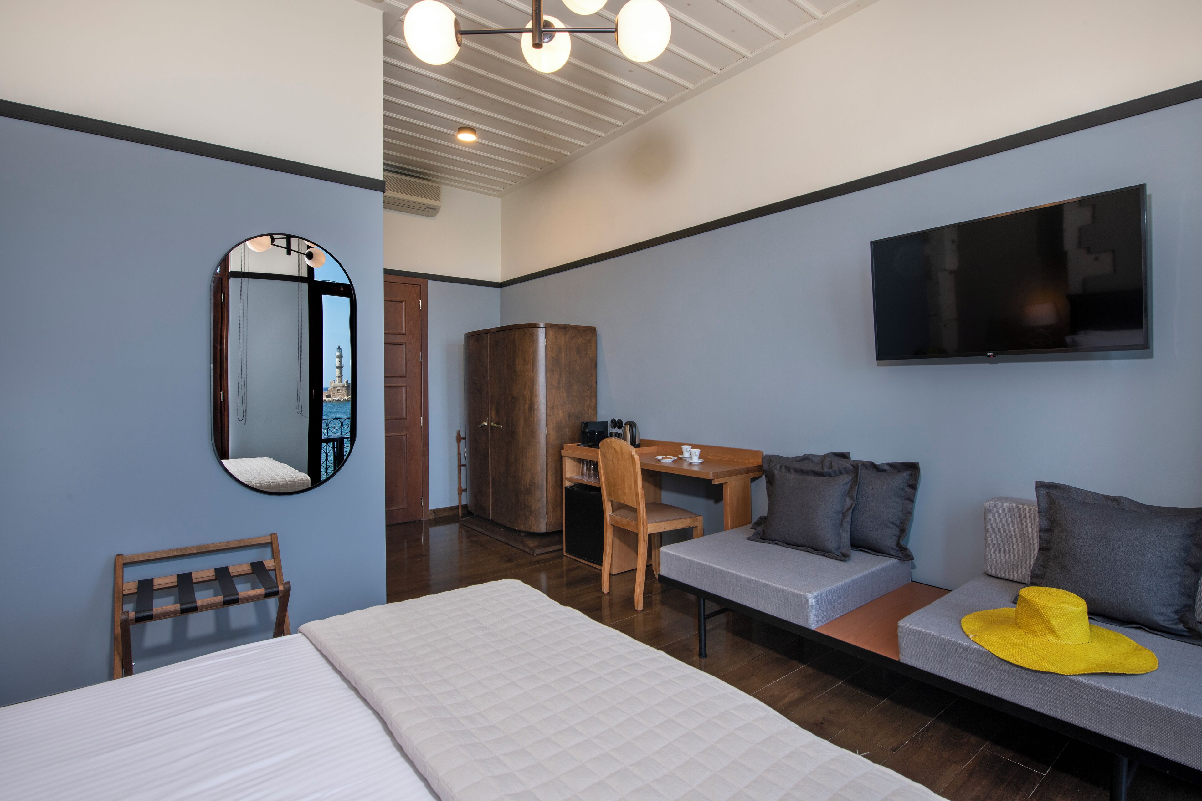 Mosaic Venetian Harbour Suites