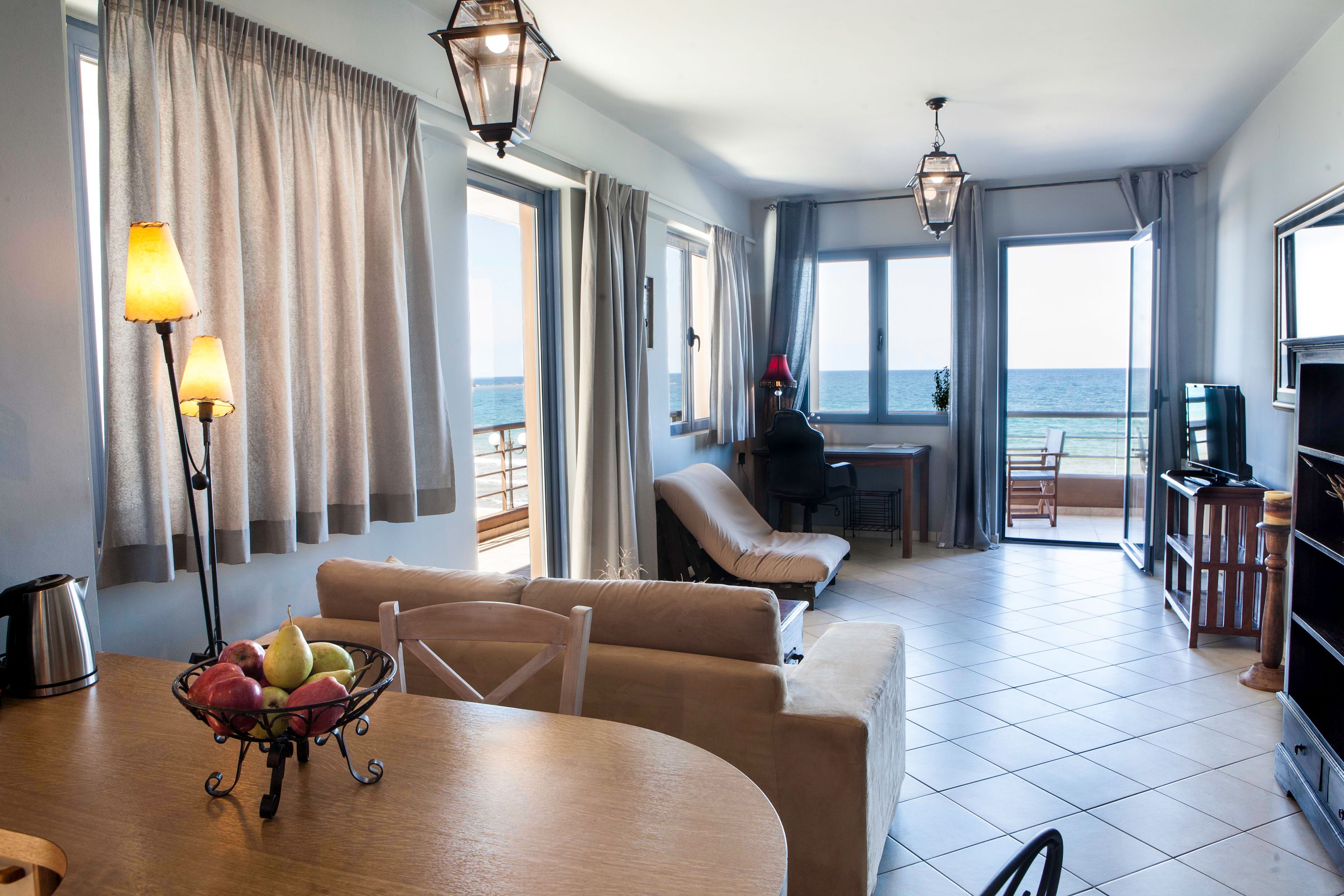 Nais Apartments & Studios