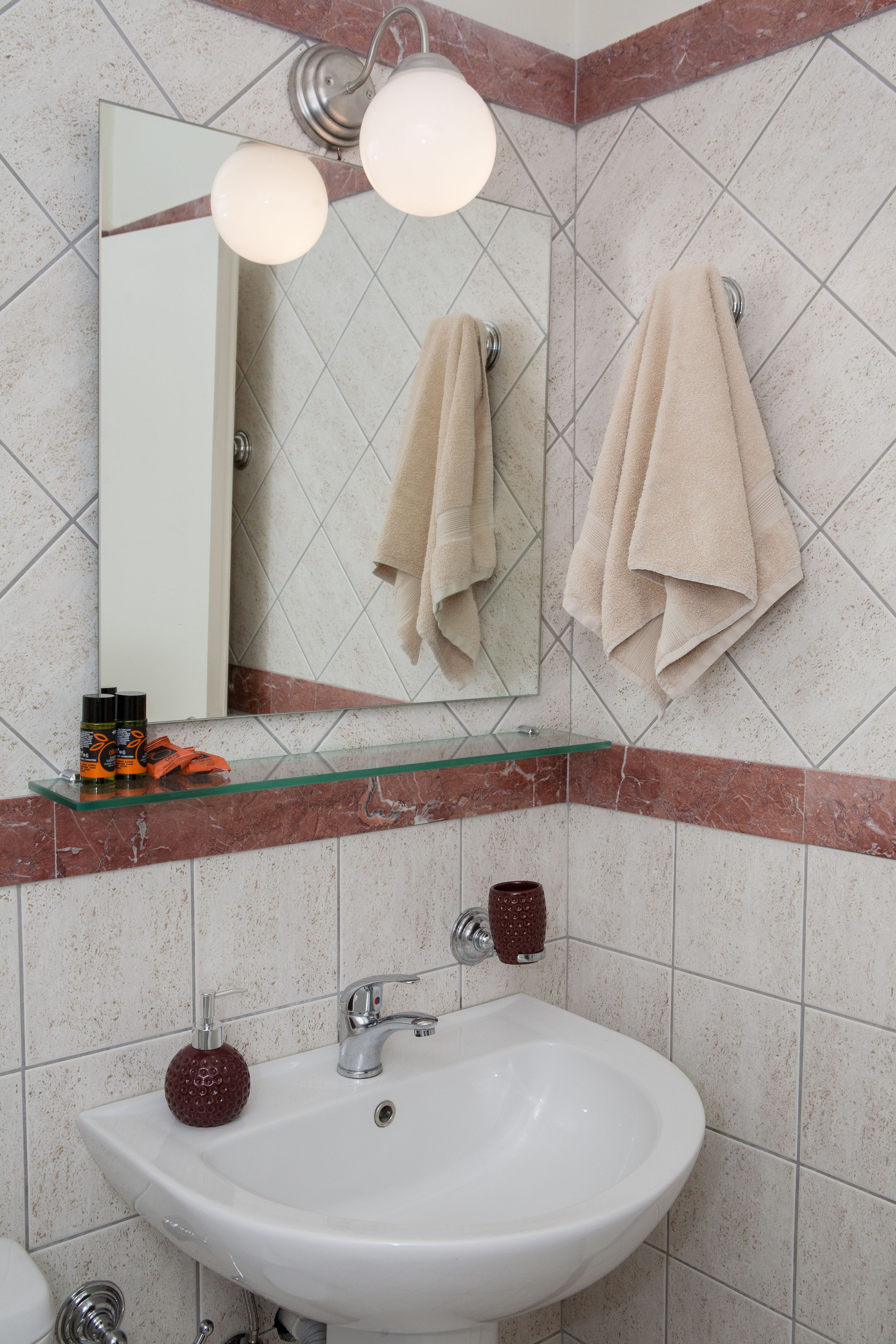 Nais Apartments & Studios