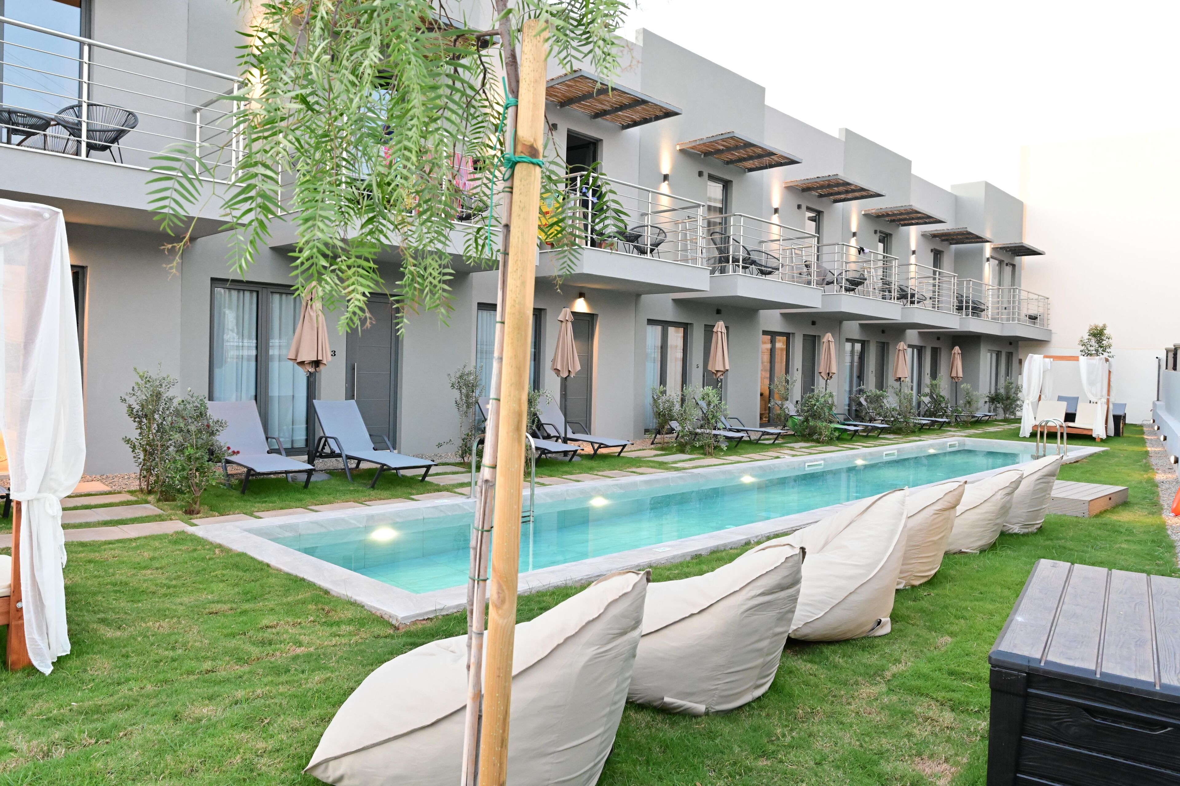 Nek Suites