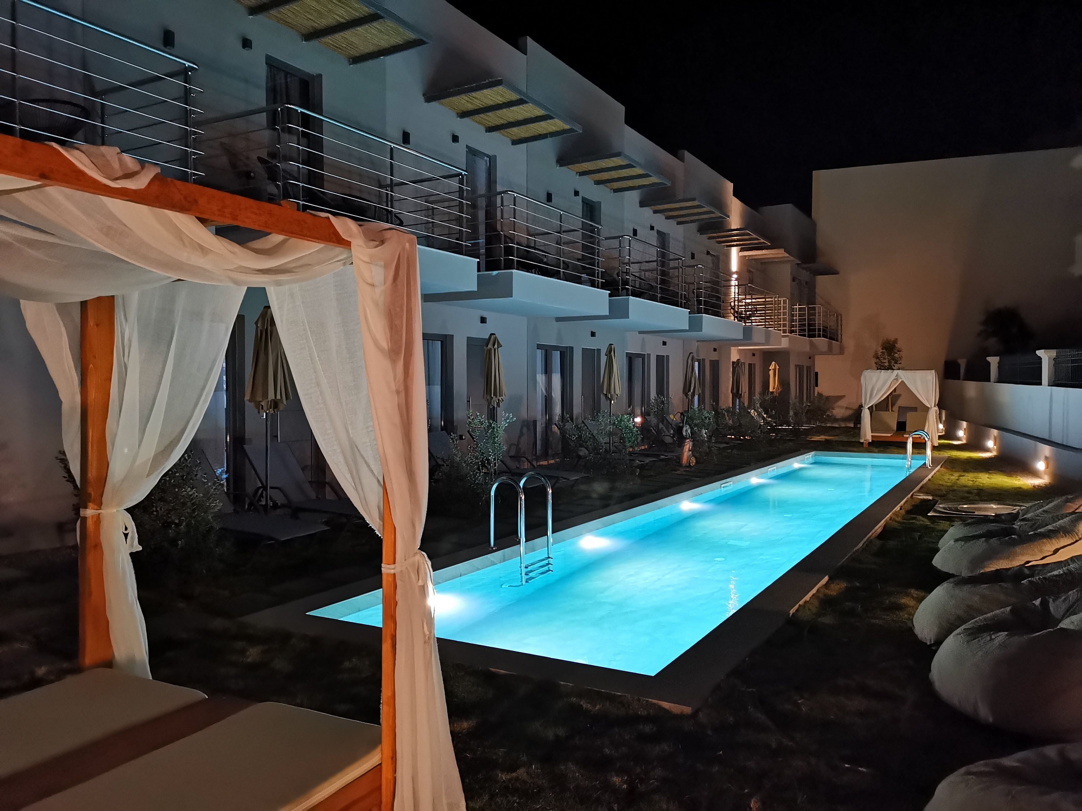 Nek Suites