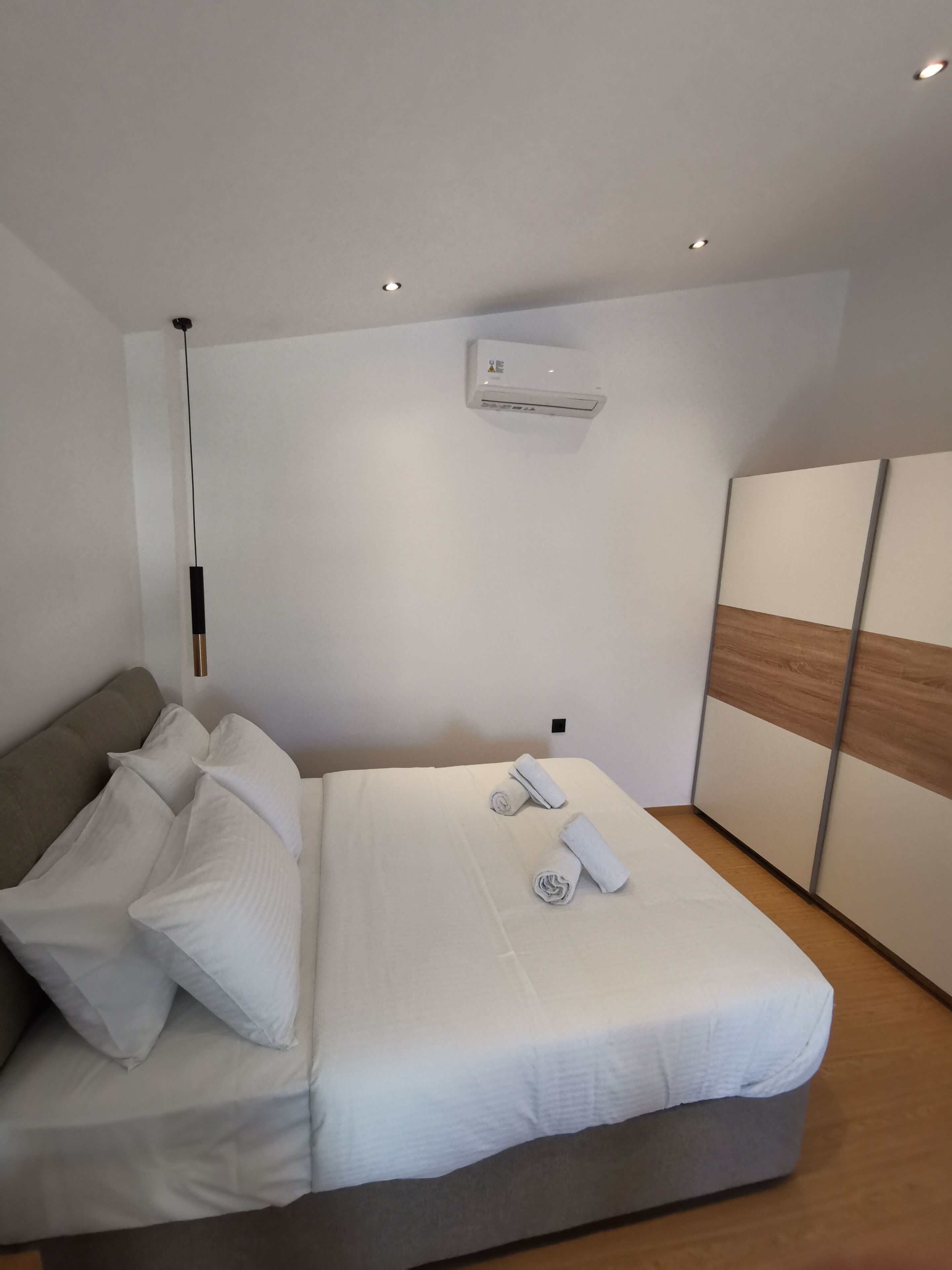 Nek Suites
