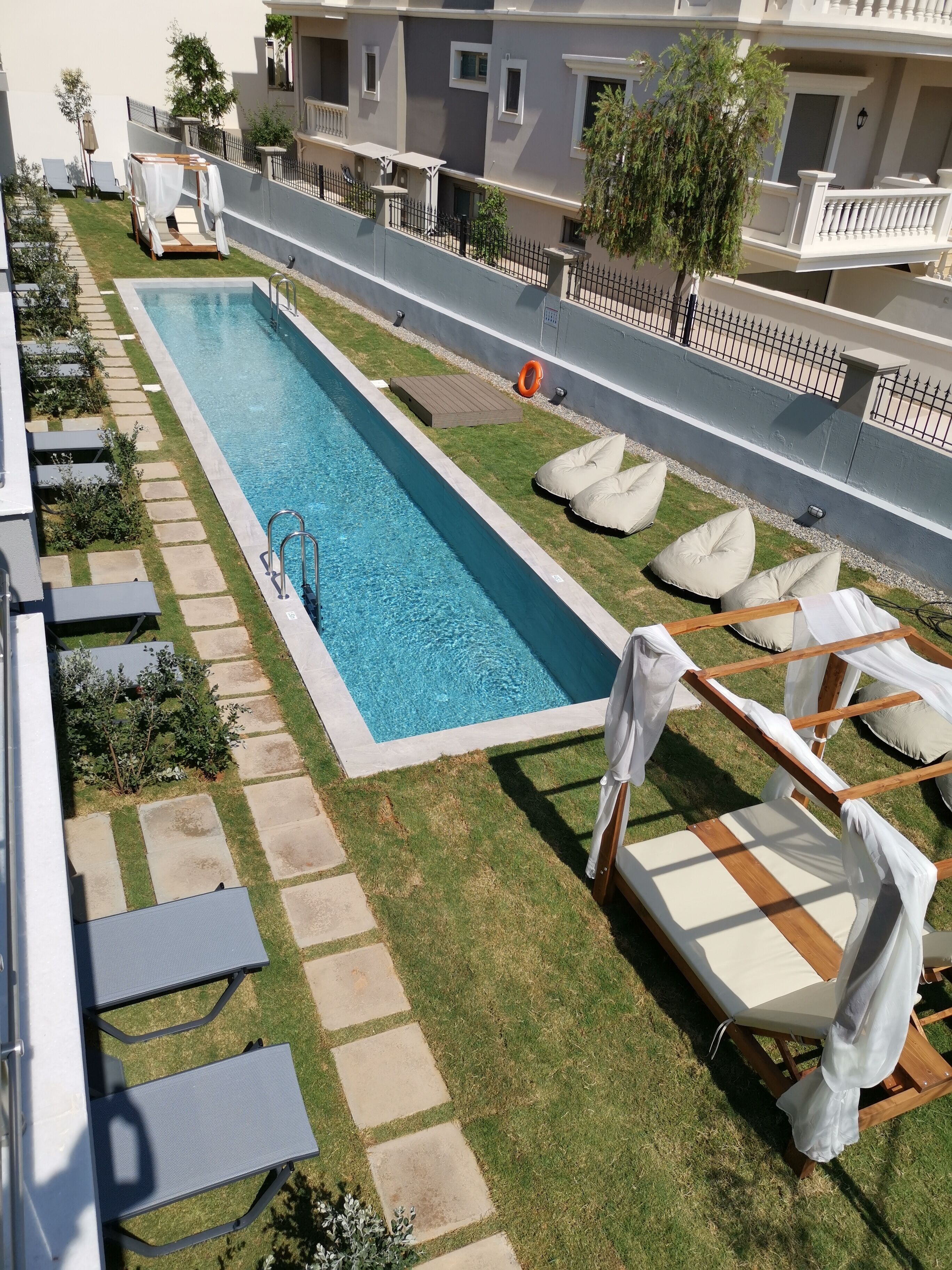 Nek Suites