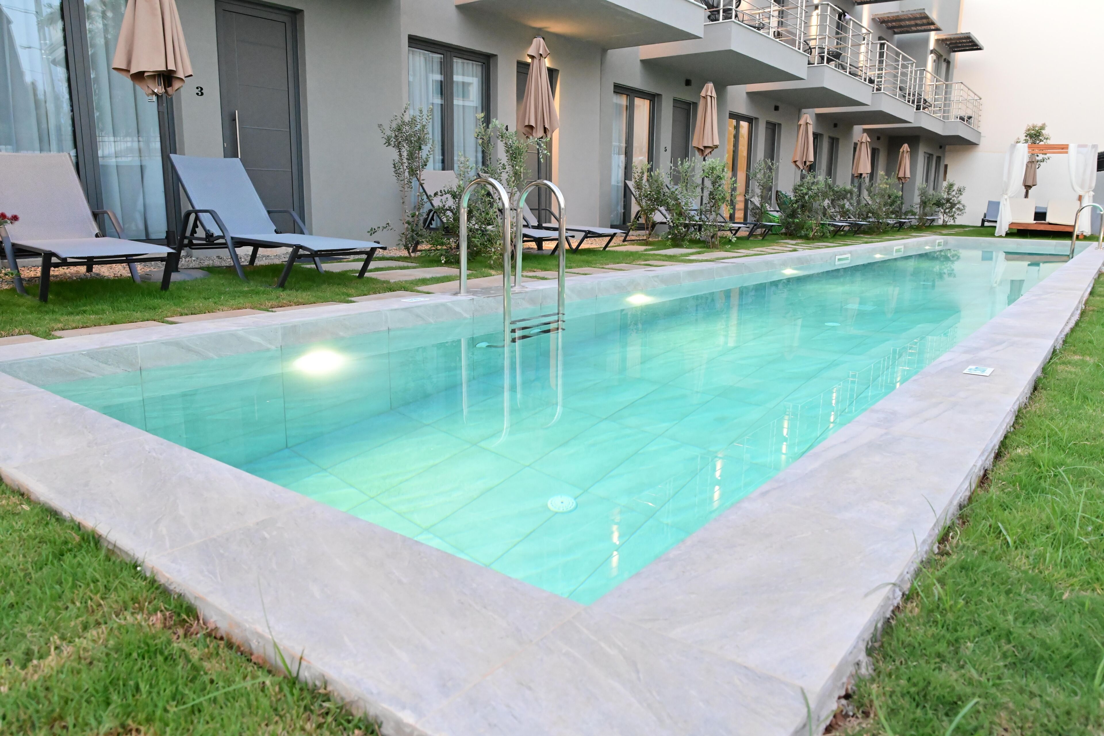 Nek Suites