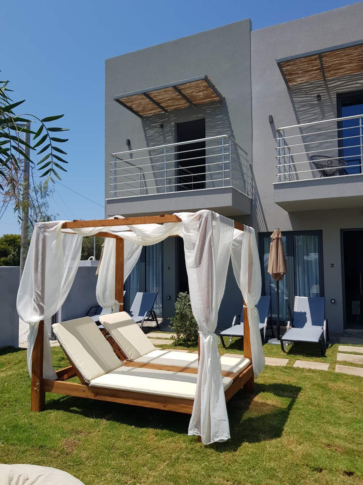 Nek Suites