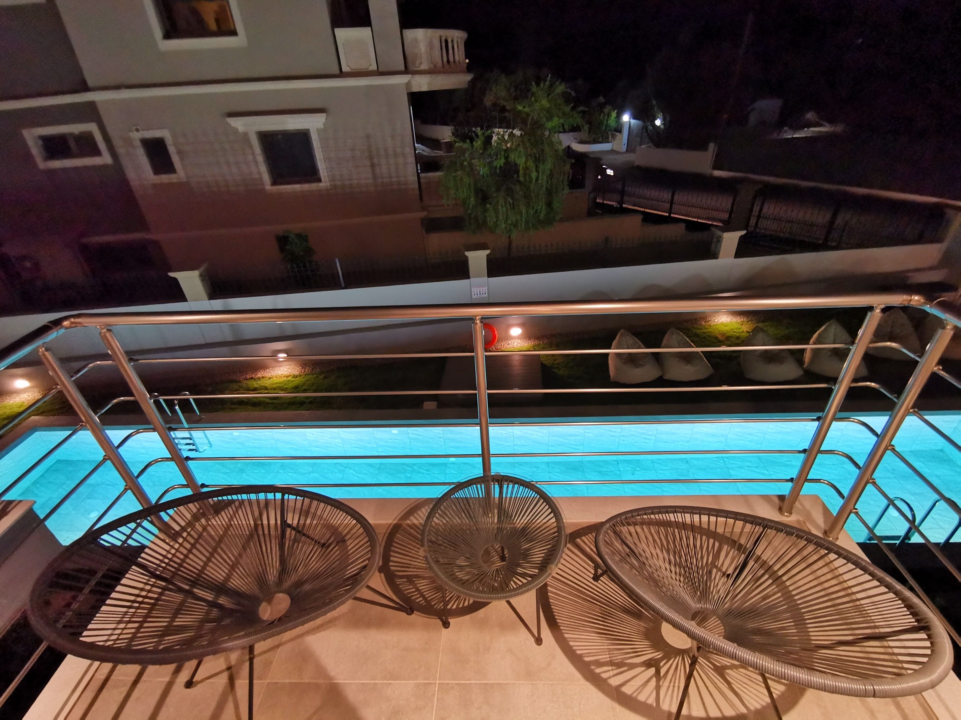 Nek Suites