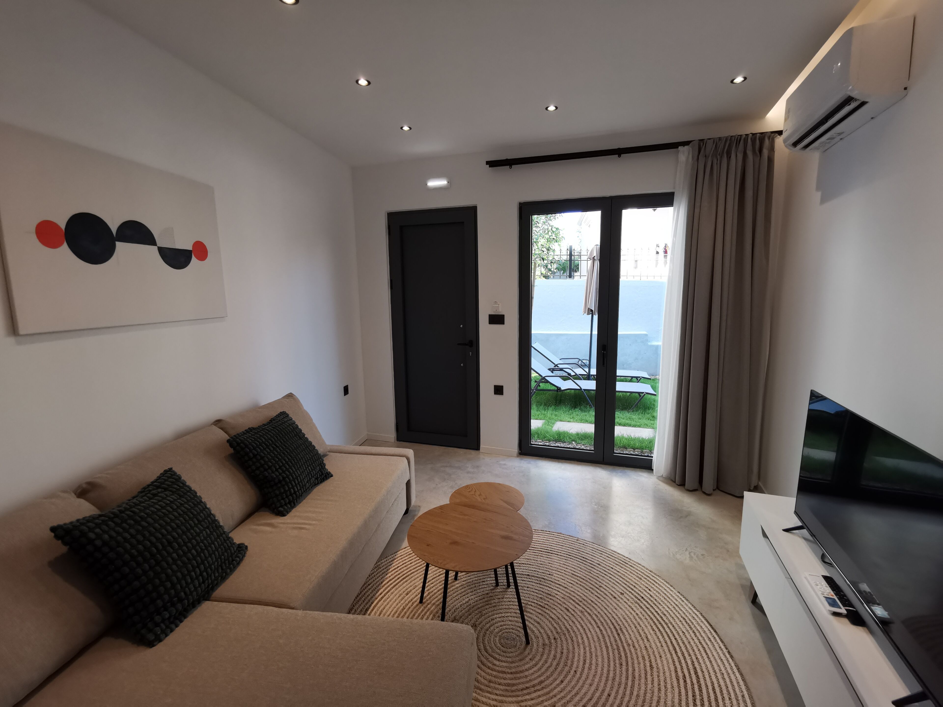 Nek Suites