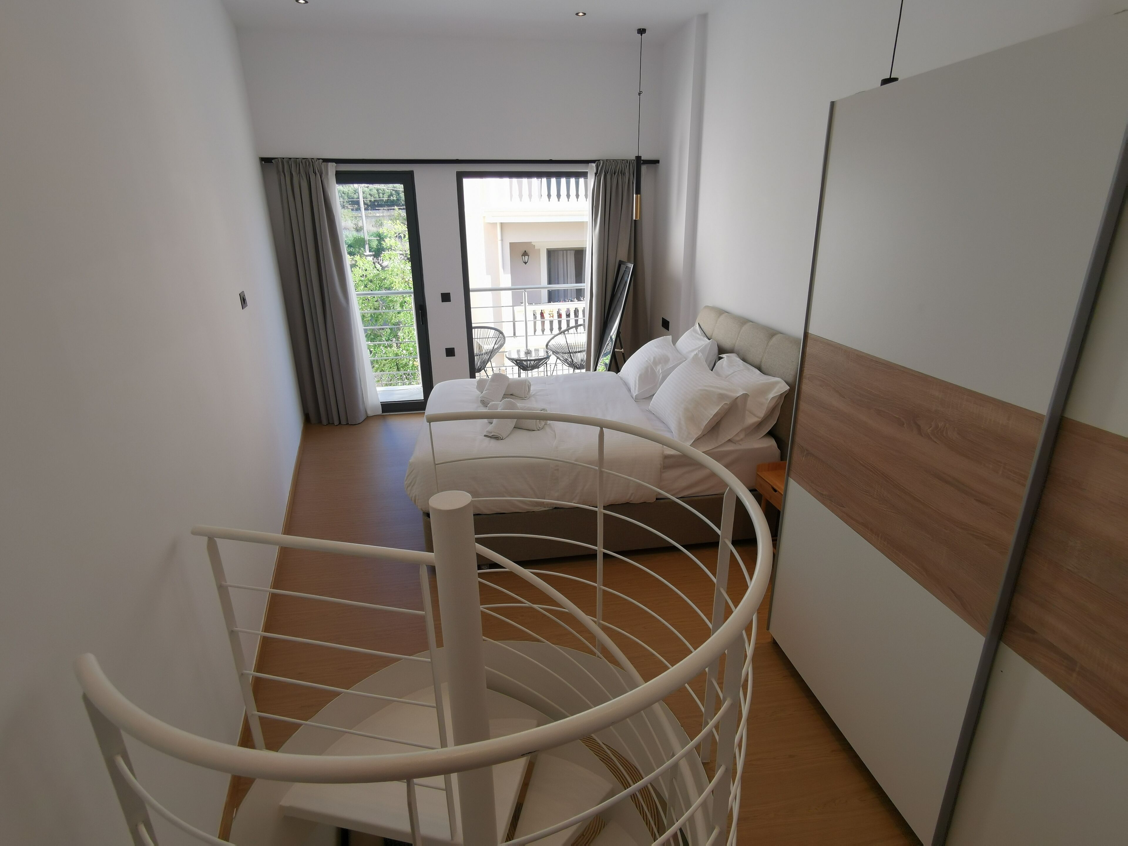 Nek Suites